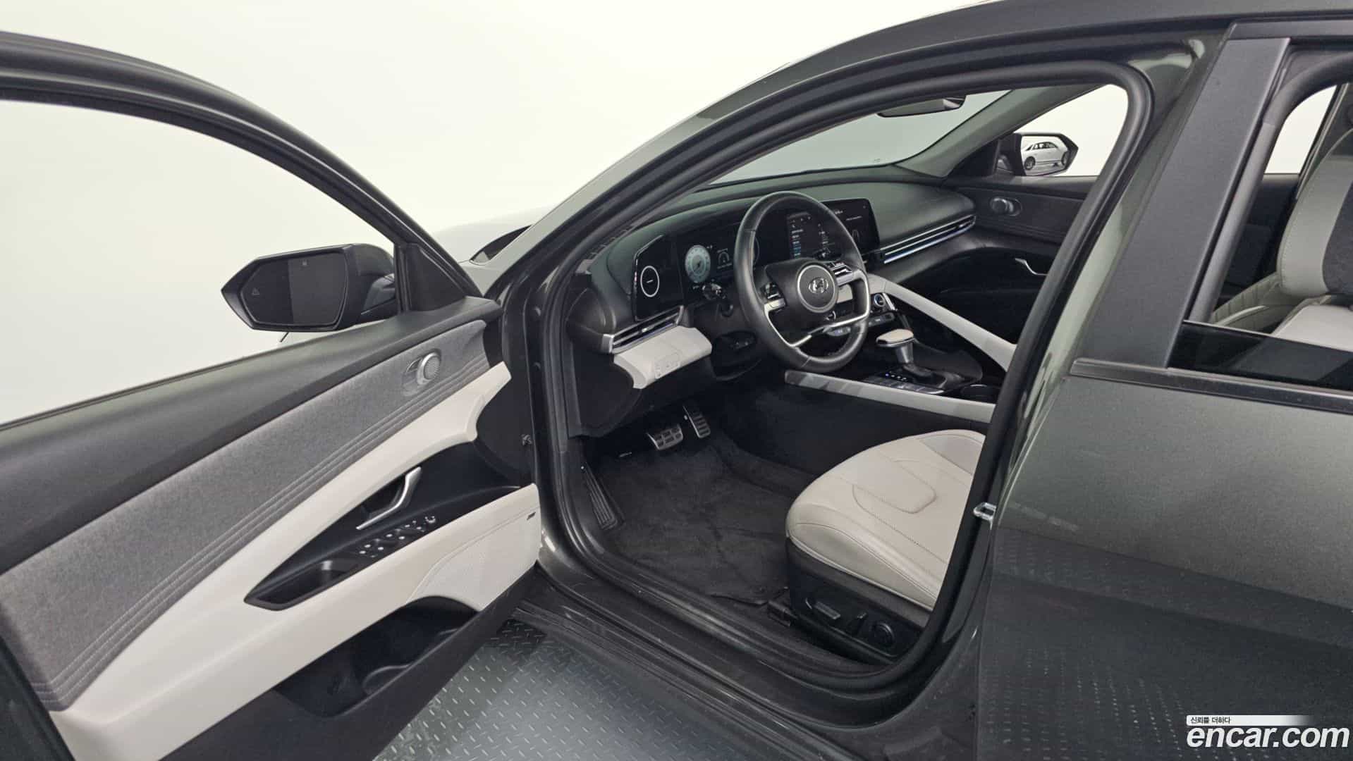 AVANTE Hyundai 2020.5-INNER-010