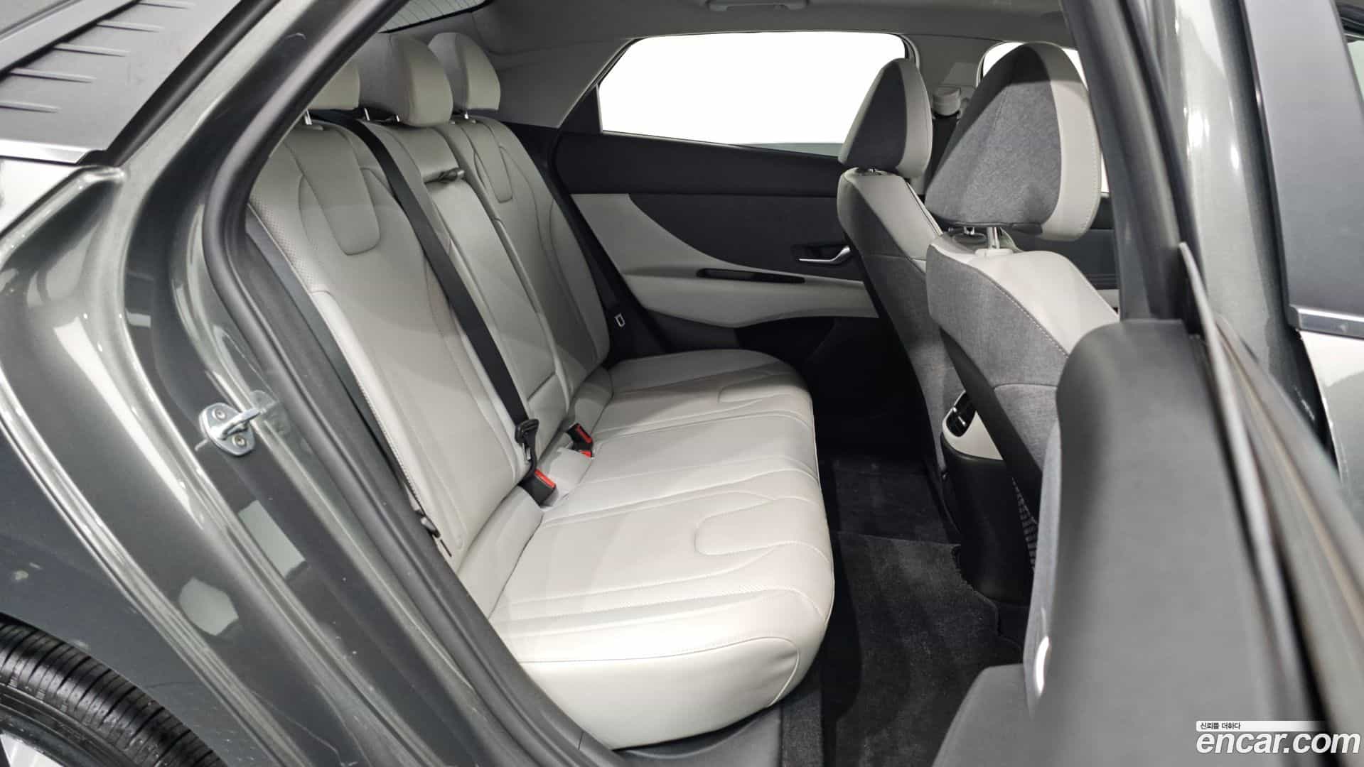 AVANTE Hyundai 2020.5-OPTION-015