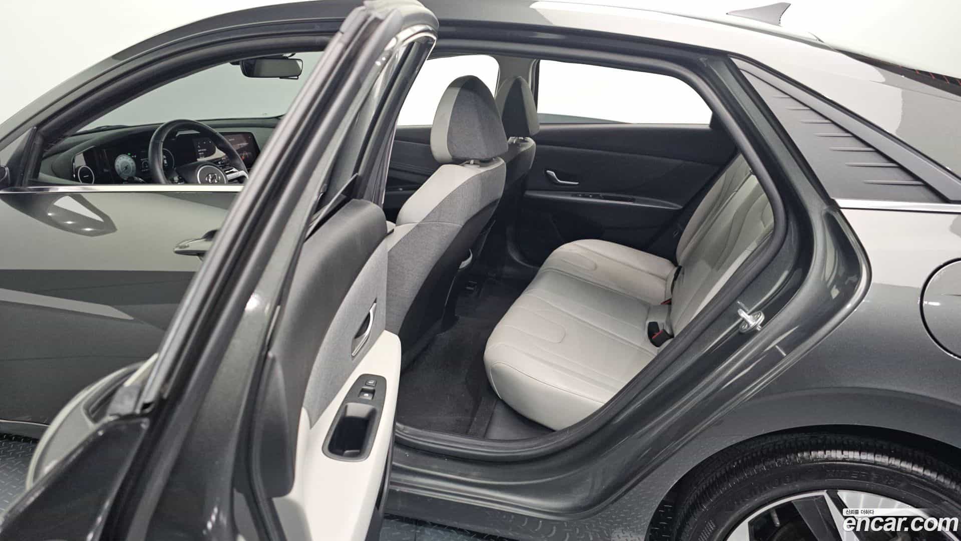 AVANTE Hyundai 2020.5-OPTION-016