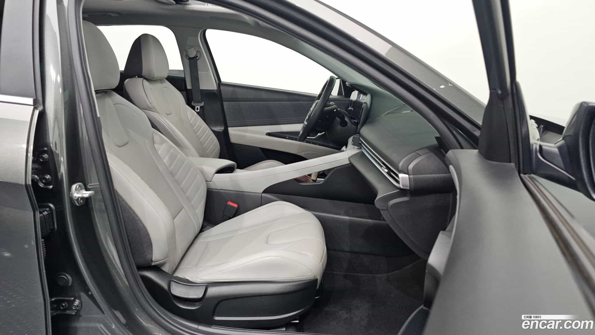 AVANTE Hyundai 2020.5-INNER-036