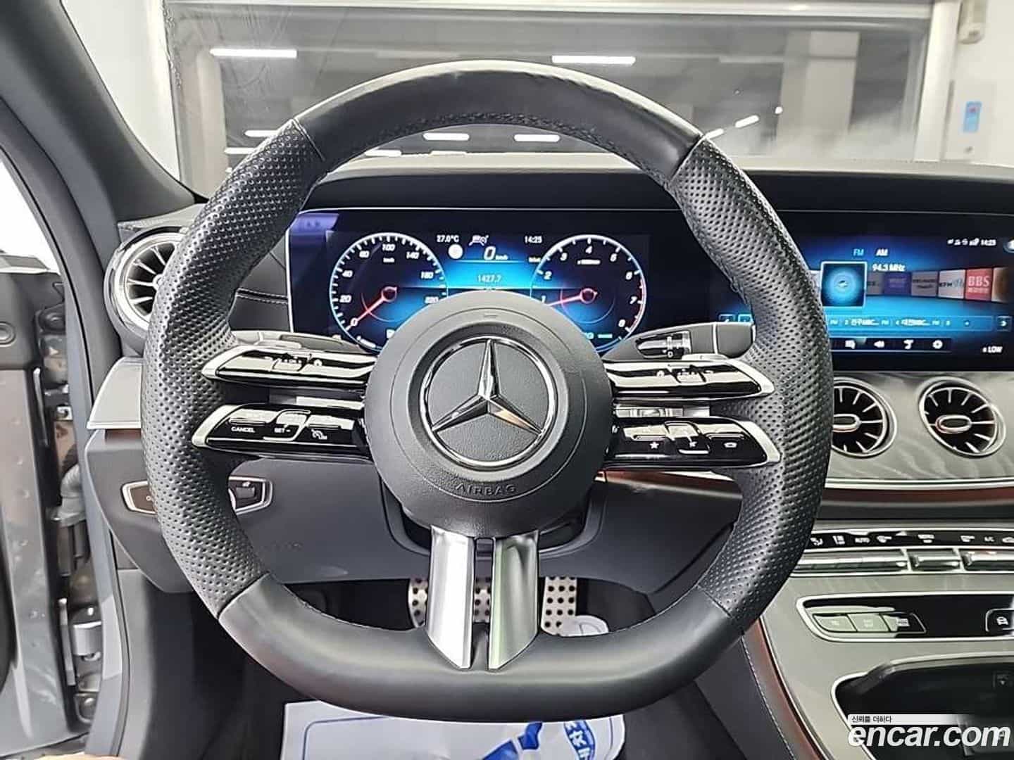 CLS-Class Mercedes-Benz 2023.1-INNER-009