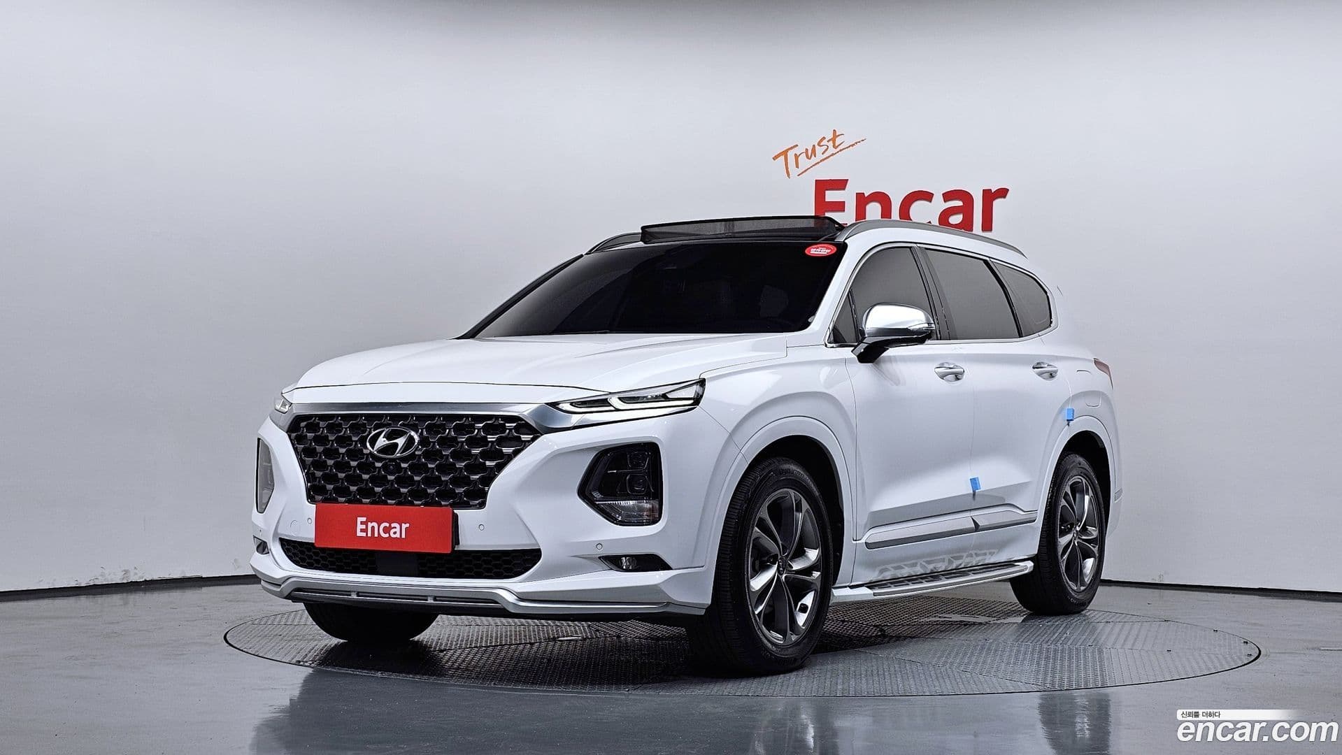 Main__Slider__Photo:Santafe Hyundai 2019.4-0