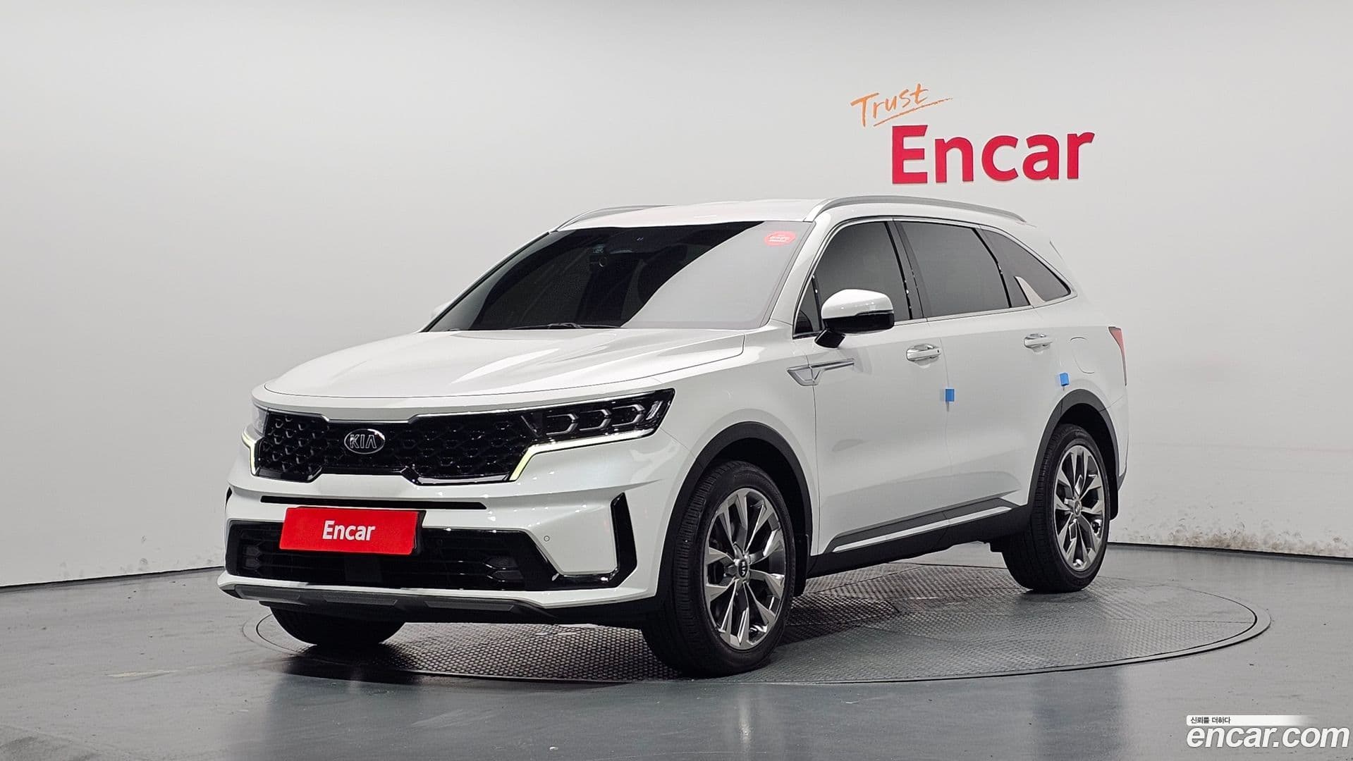 Main__Slider__Photo:Sorento Kia 2021.4-0