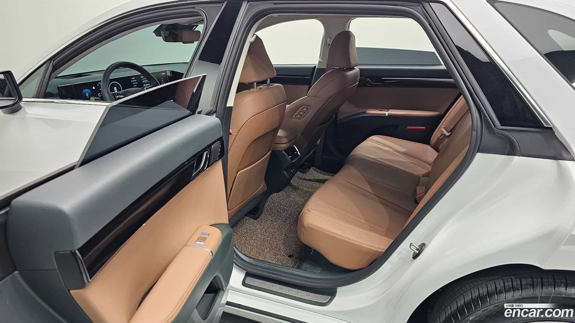 Grandeur Hyundai 2025.6-INNER-036