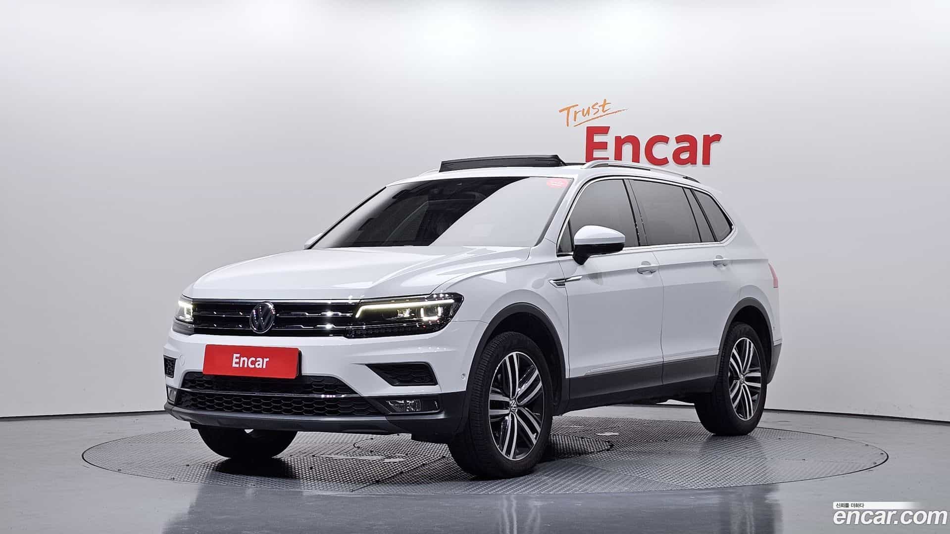 Tiguan Volkswagen 2020.4-OUTER-001