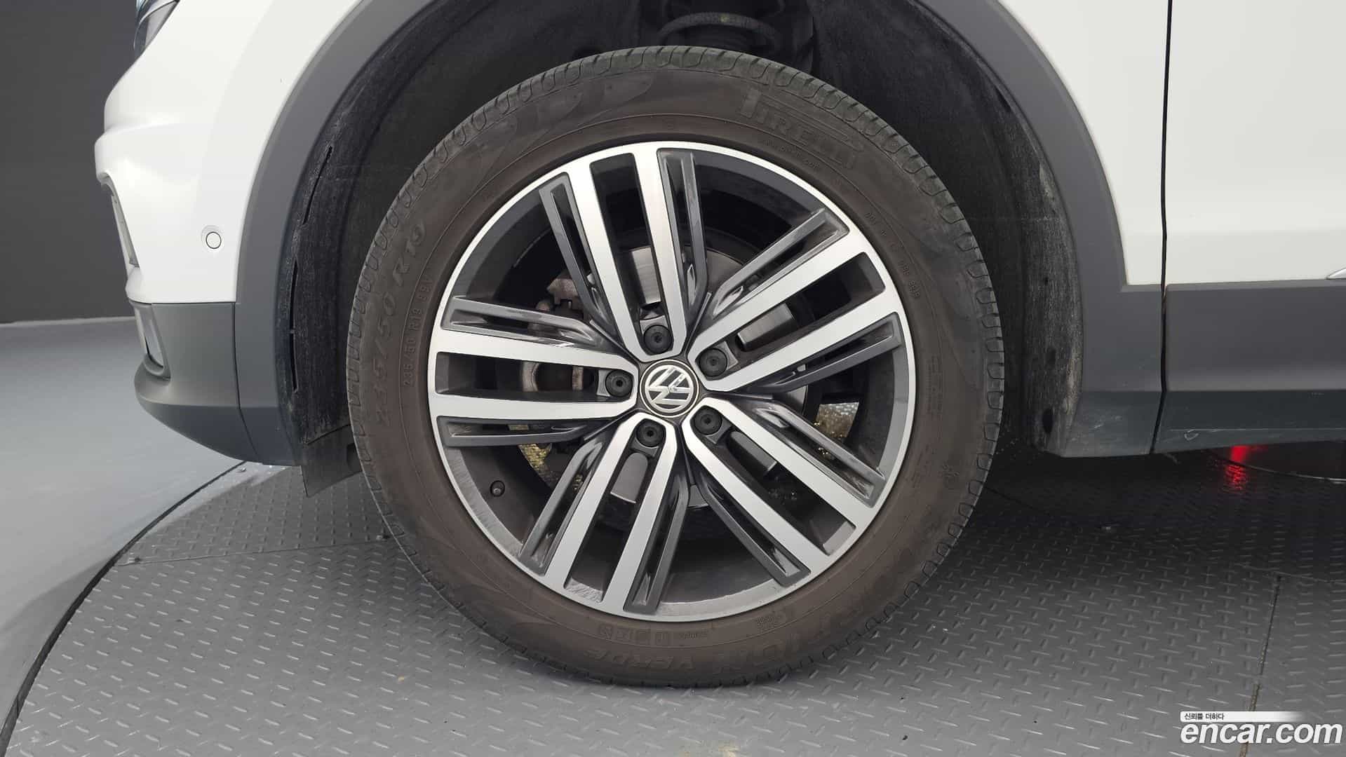 Tiguan Volkswagen 2020.4-OUTER-005