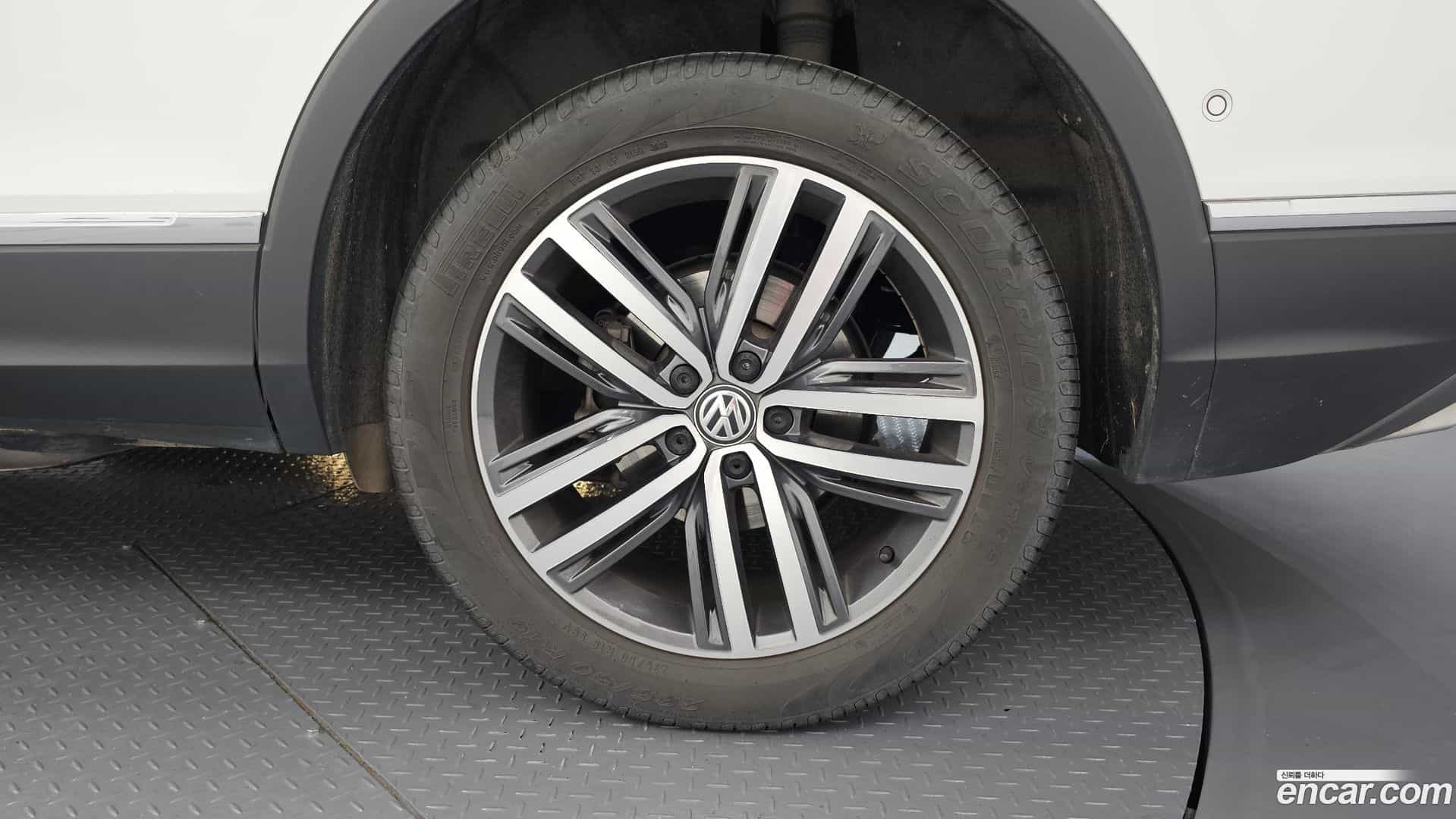 Tiguan Volkswagen 2020.4-OUTER-031