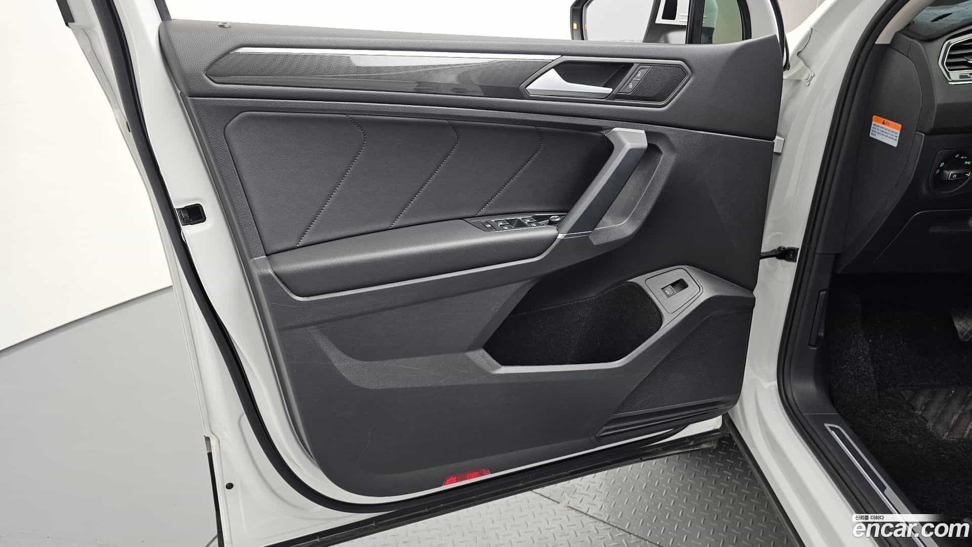 Tiguan Volkswagen 2020.4-INNER-034