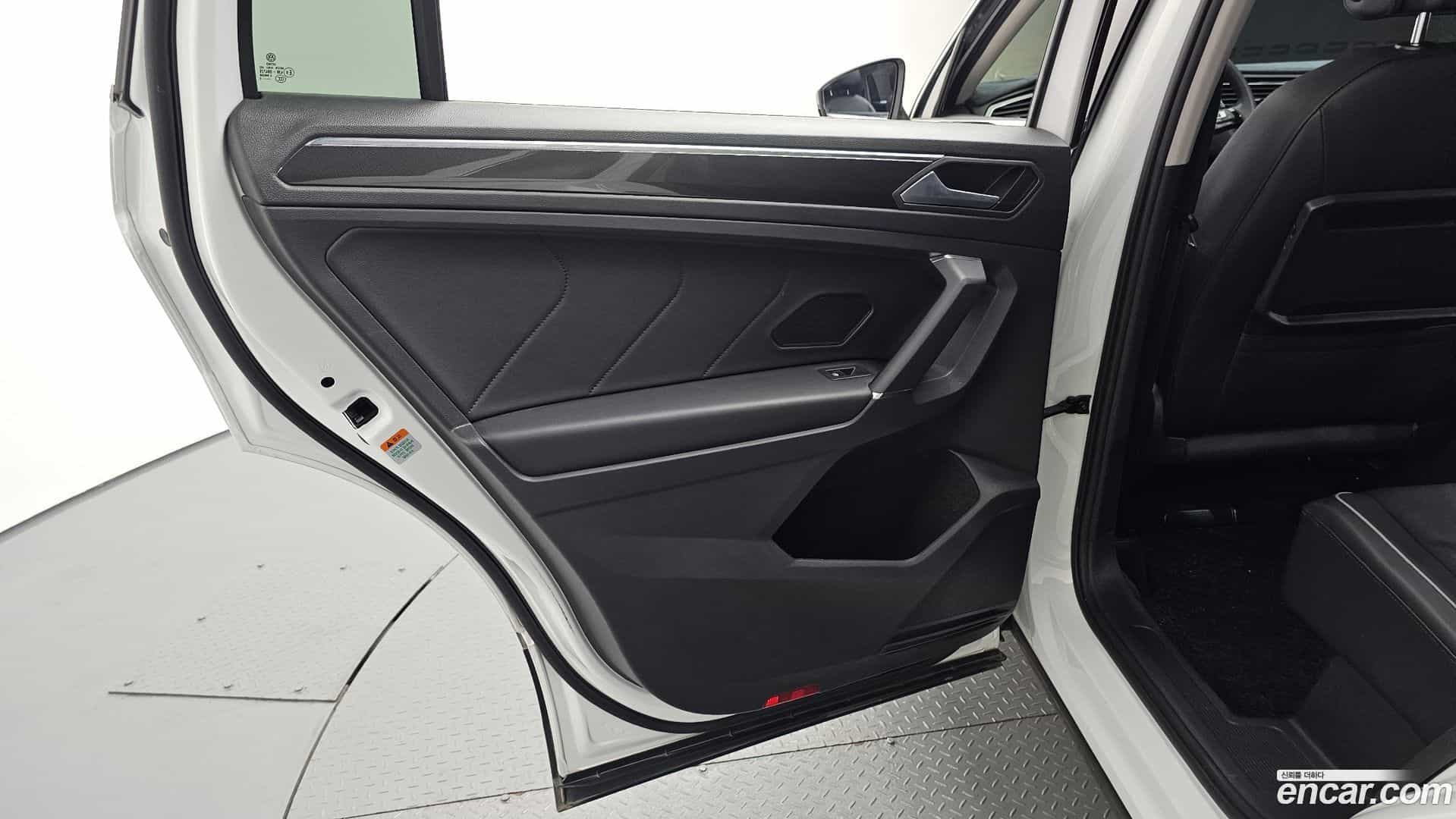 Tiguan Volkswagen 2020.4-INNER-035