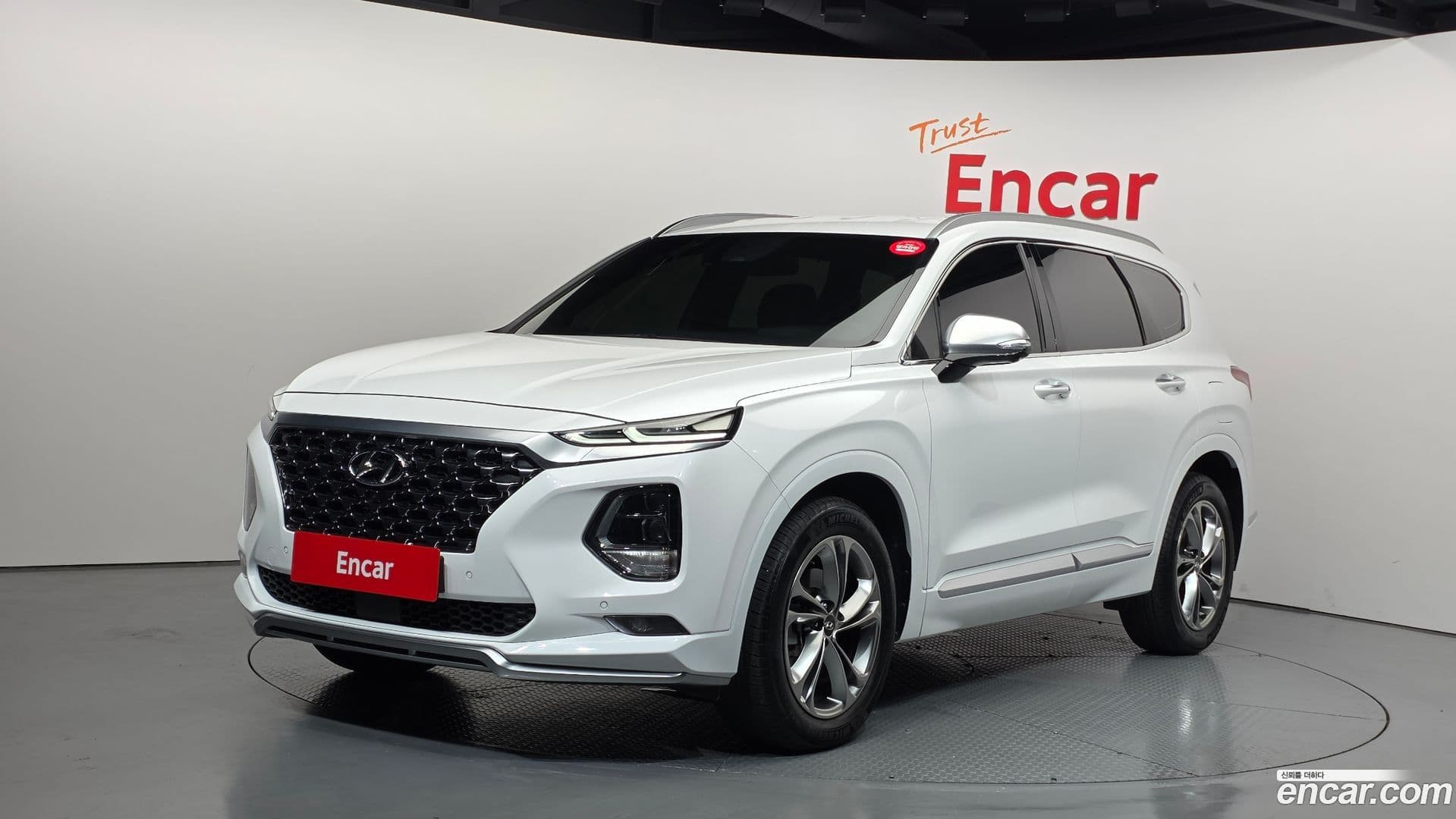 Main__Slider__Photo:Santafe Hyundai 2019.9-0