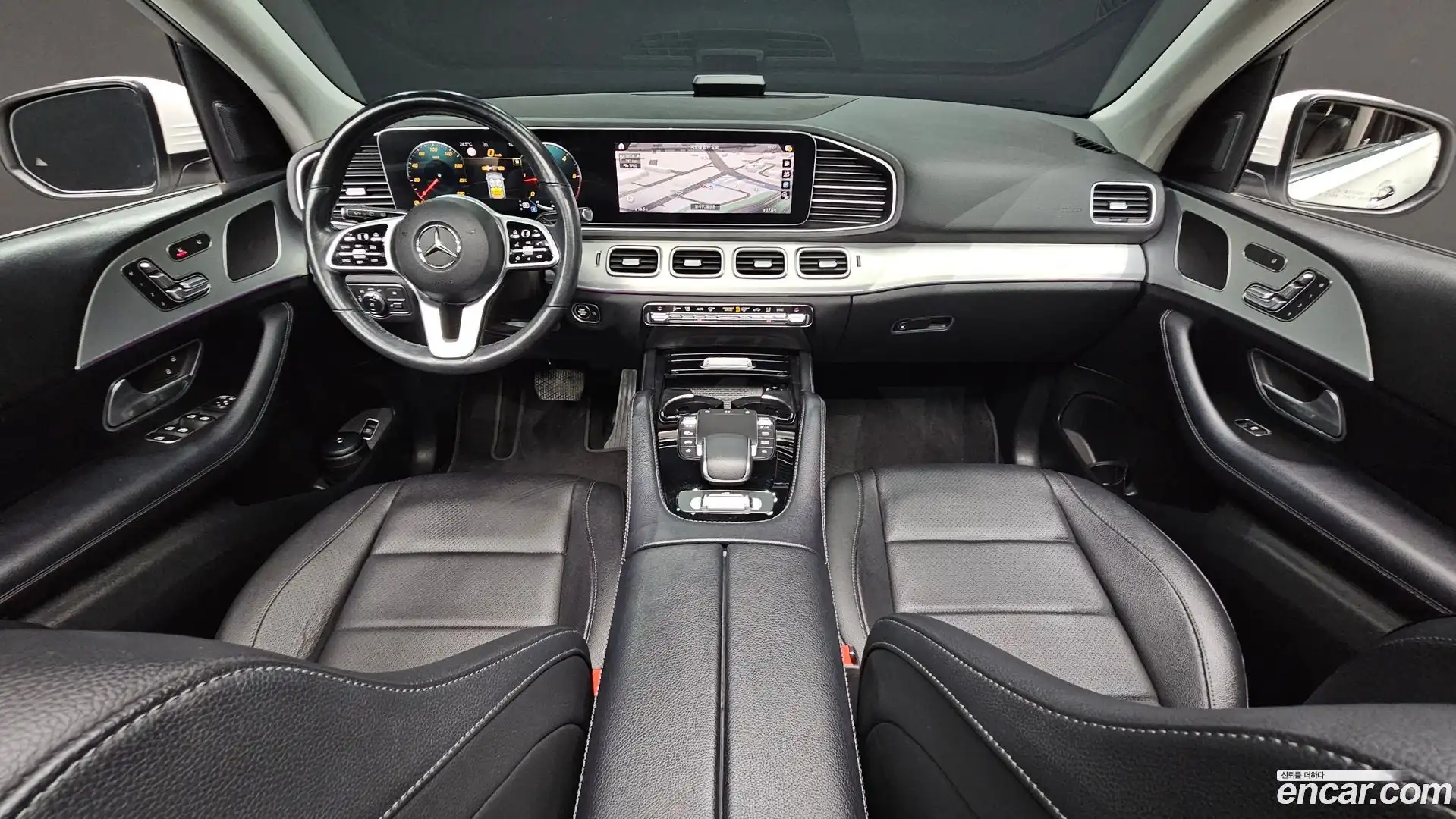 GLE-Class Mercedes-Benz 2020.8-INNER-007