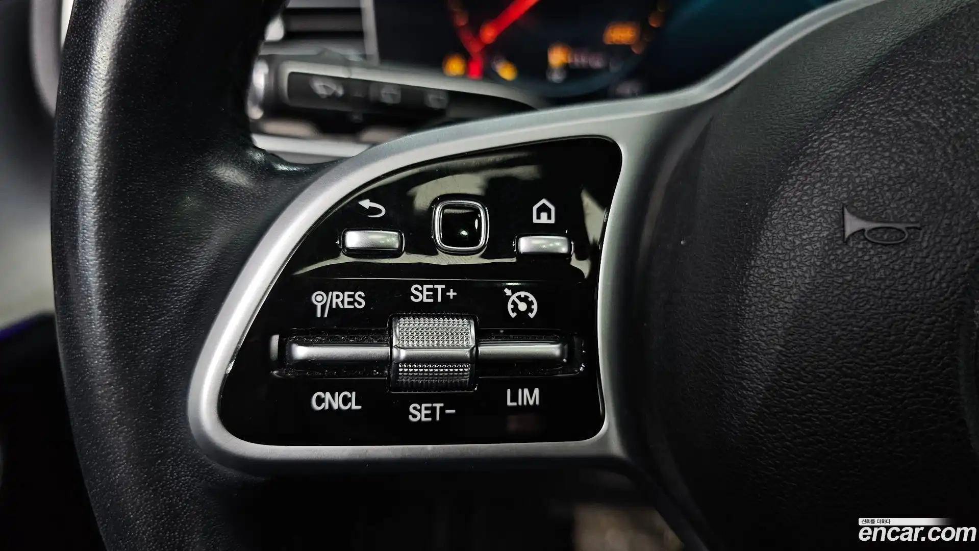 GLE-Class Mercedes-Benz 2020.8-OPTION-022
