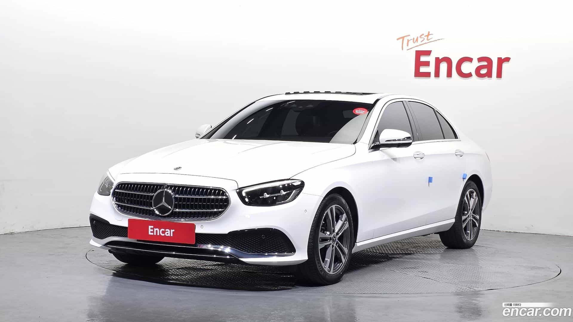 E-Class Mercedes-Benz 2023.8-OUTER-001