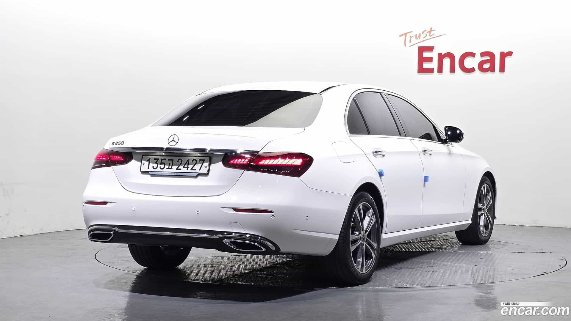 E-Class Mercedes-Benz 2023.8-OUTER-002