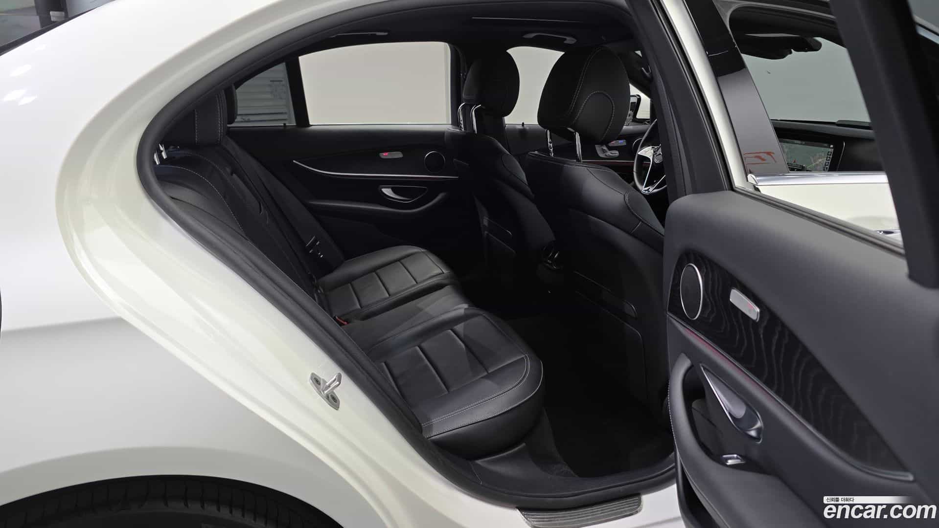 E-Class Mercedes-Benz 2023.8-OPTION-015
