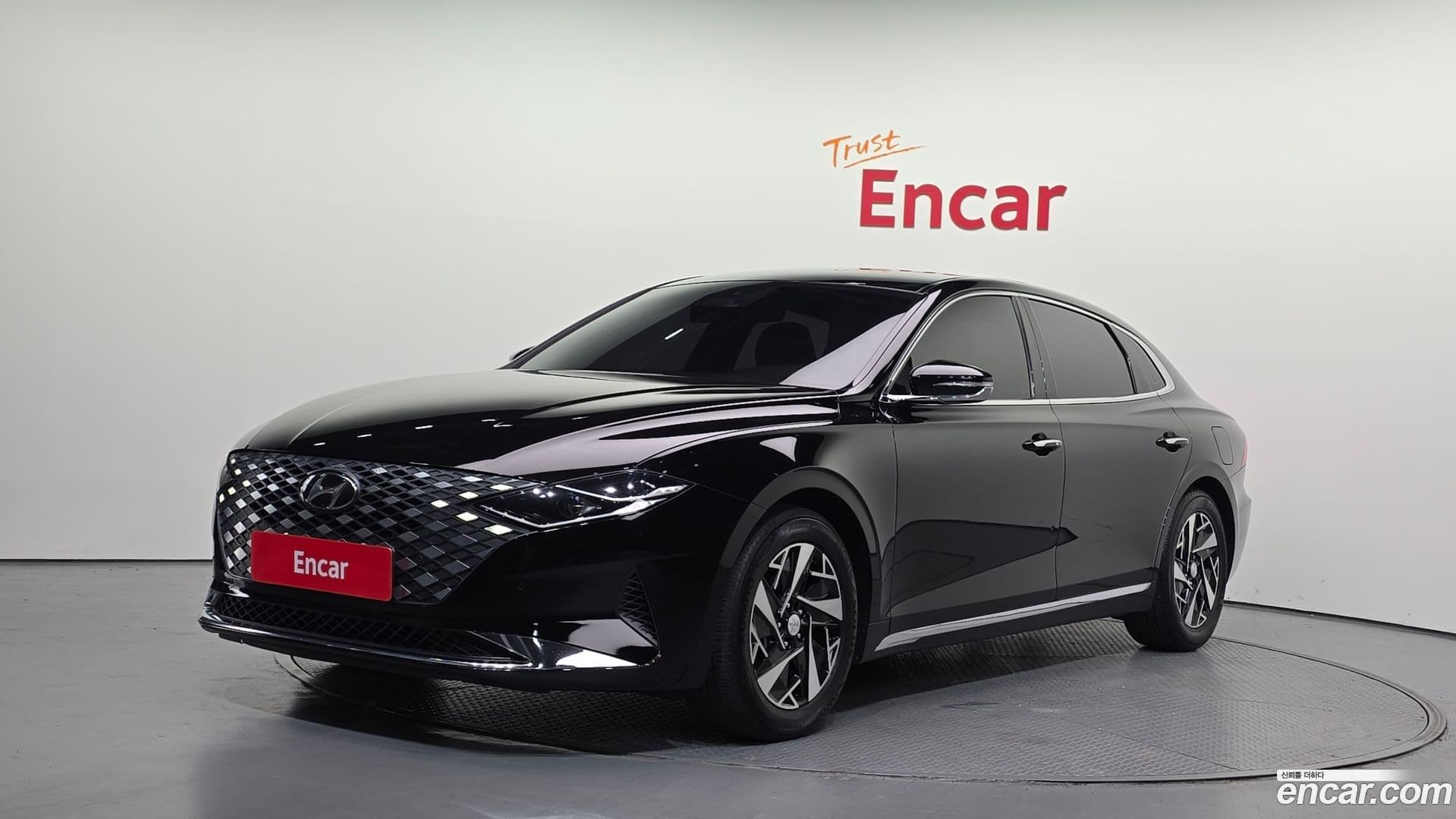 Main__Slider__Photo:Grandeur Hyundai 2020.8-0
