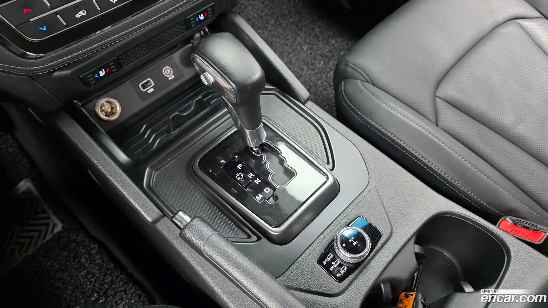 Rexton KG Mobility 2021.6-INNER-009