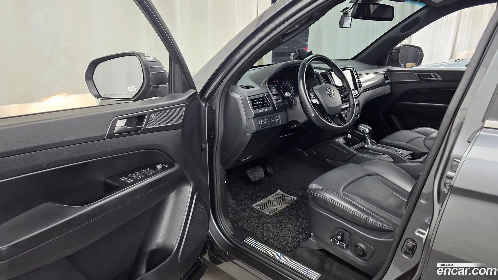 Rexton KG Mobility 2021.6-INNER-010