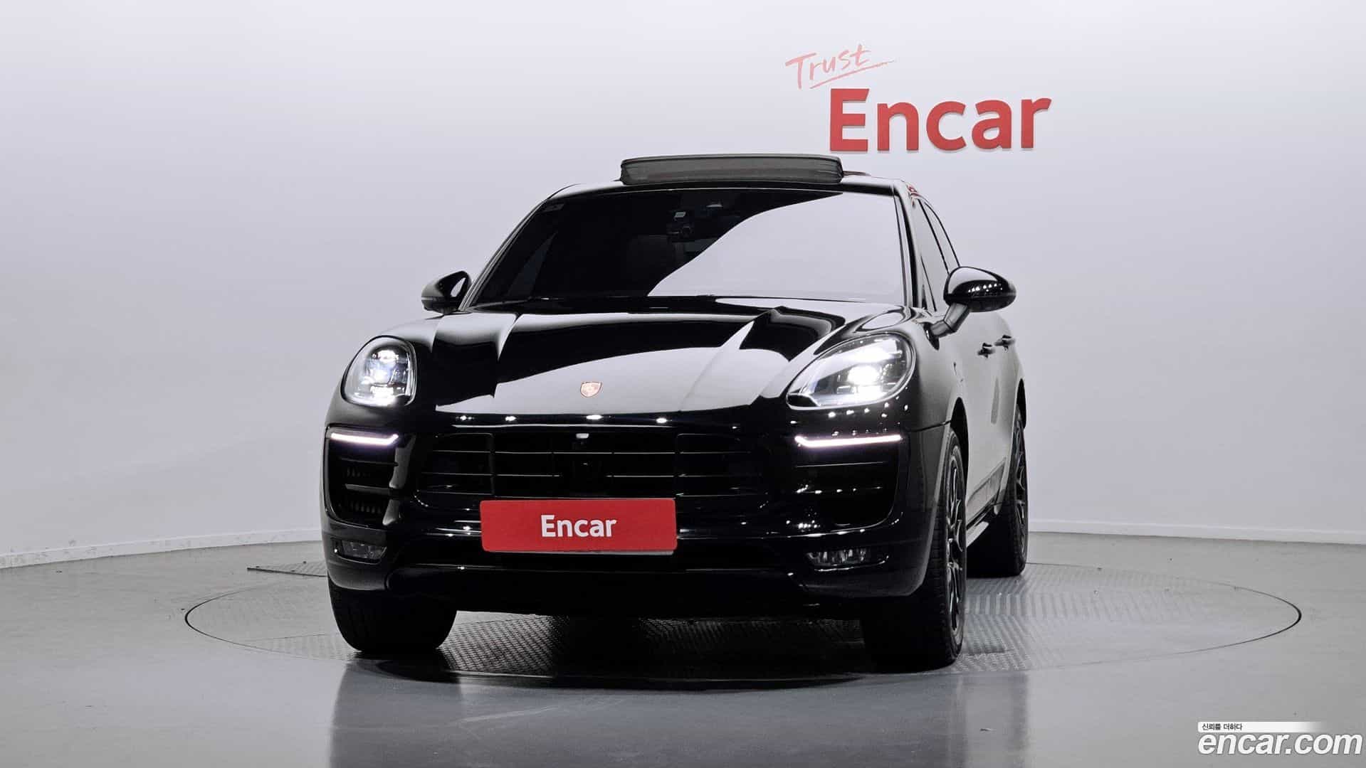 Macan Porsche 2018.2-OUTER-003
