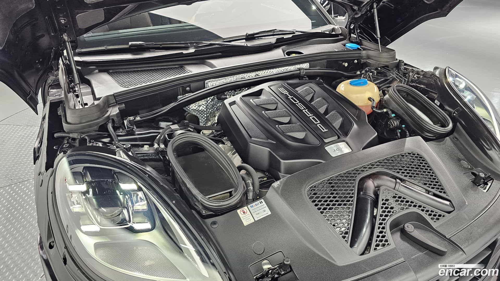 Macan Porsche 2018.2-OUTER-006