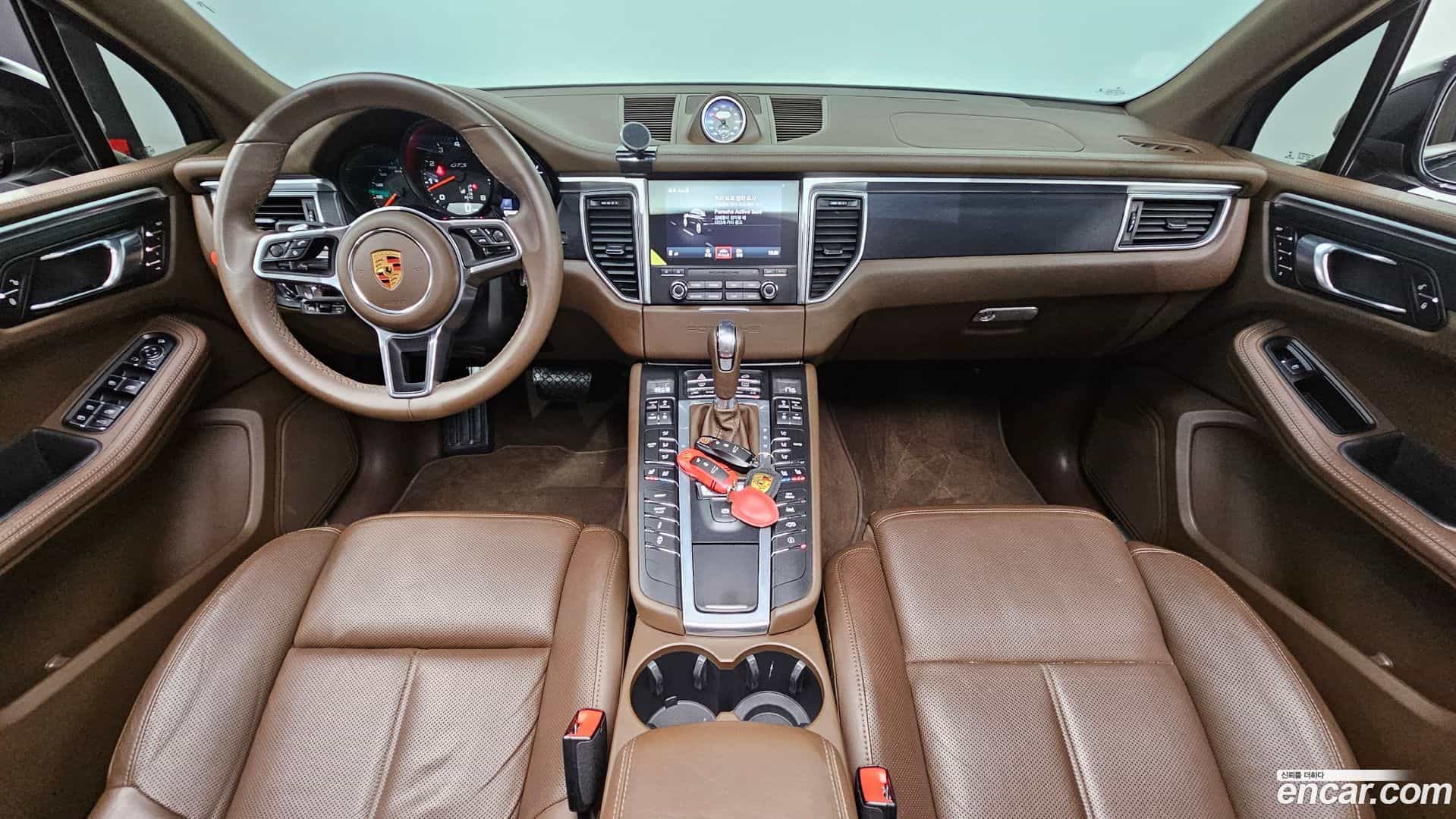 Macan Porsche 2018.2-INNER-007