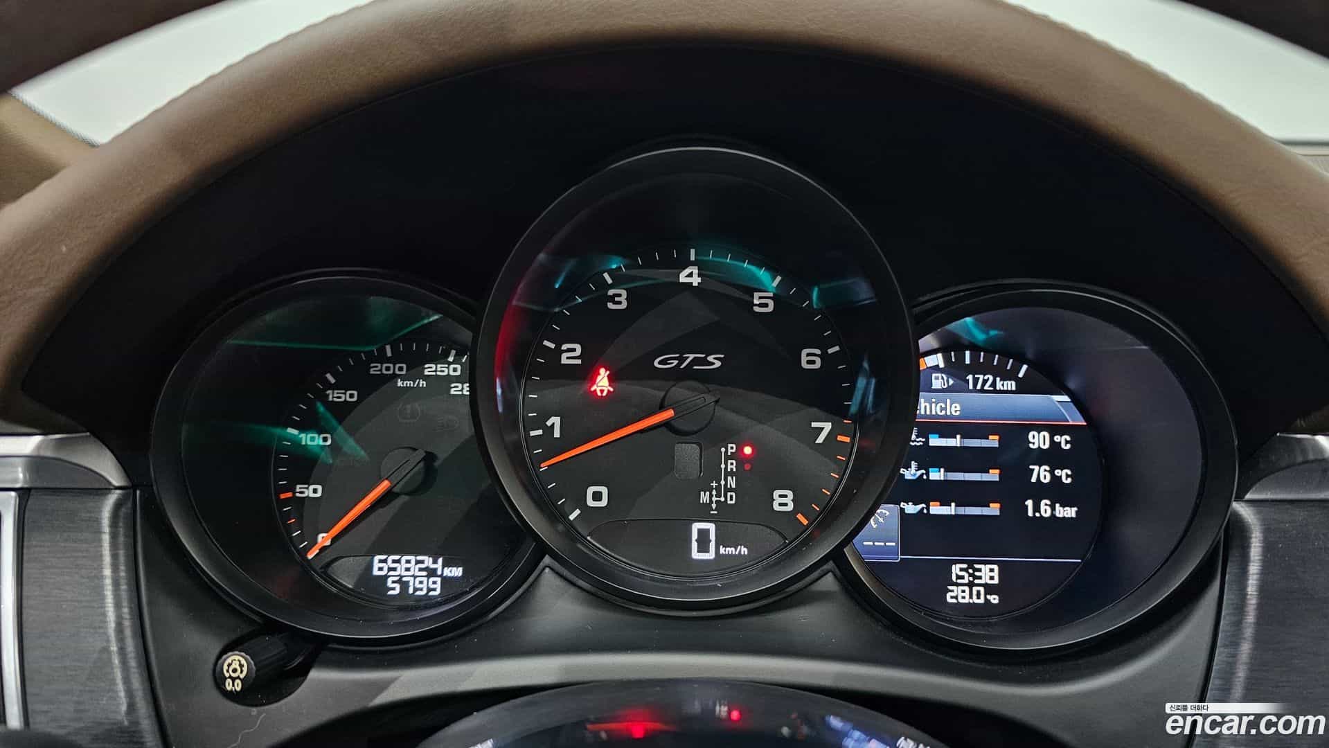 Macan Porsche 2018.2-INNER-008