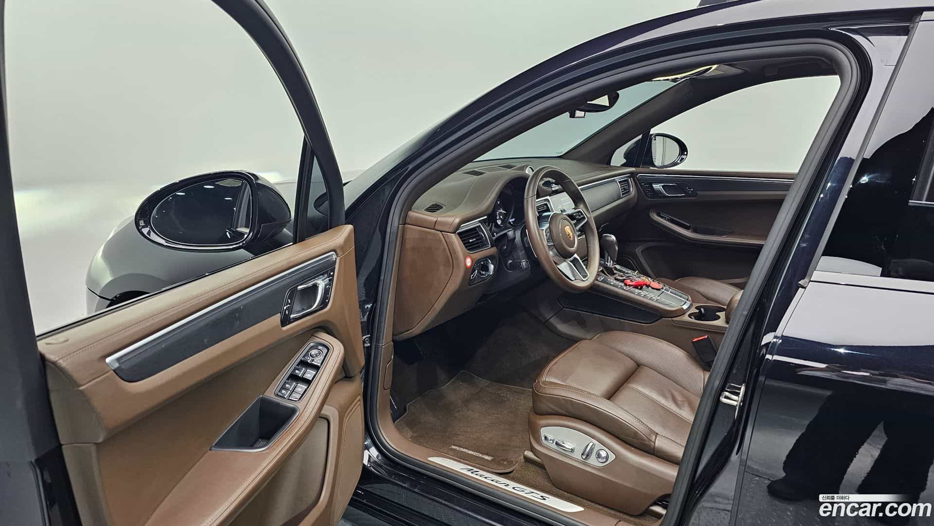 Macan Porsche 2018.2-INNER-010