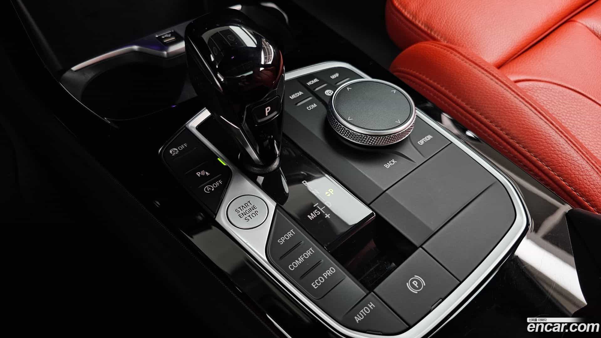 2-Series BMW 2021.10-INNER-009