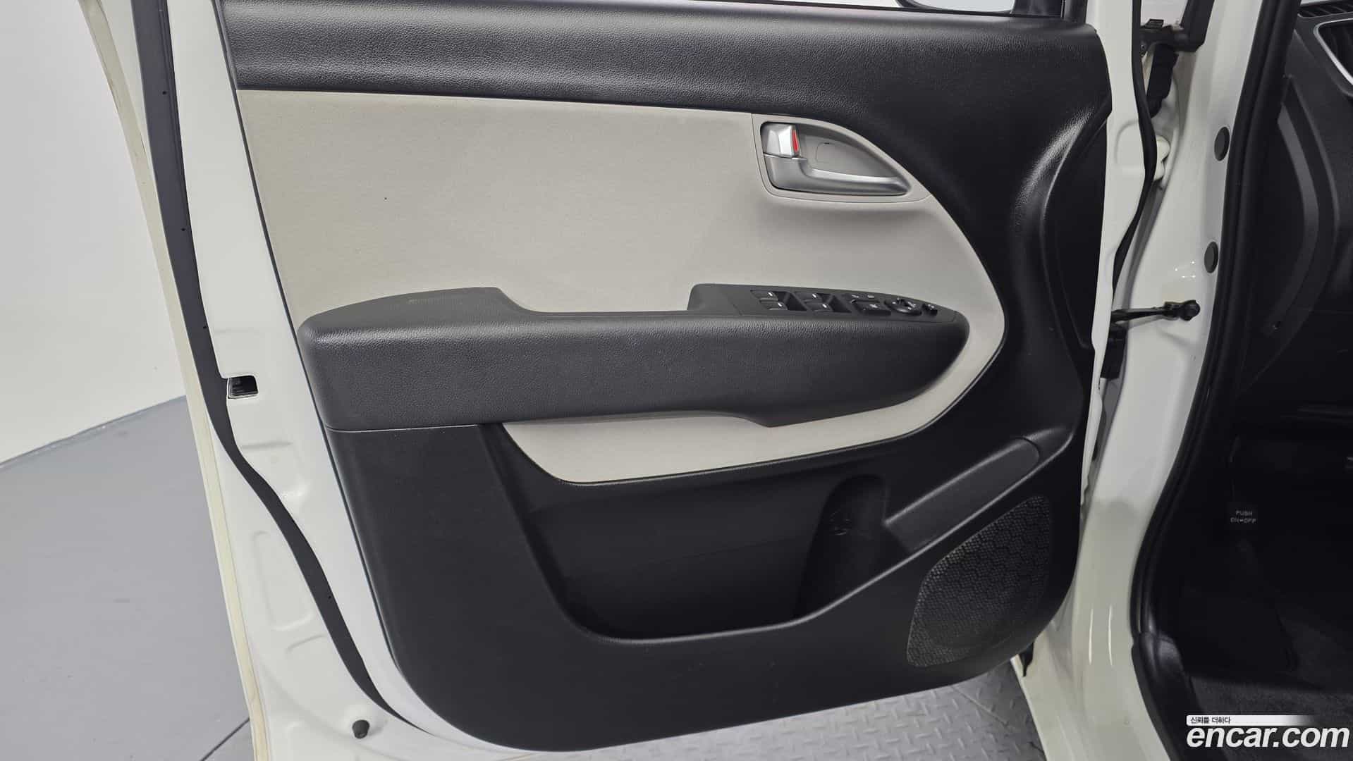 RAY Kia 2022.1-INNER-034
