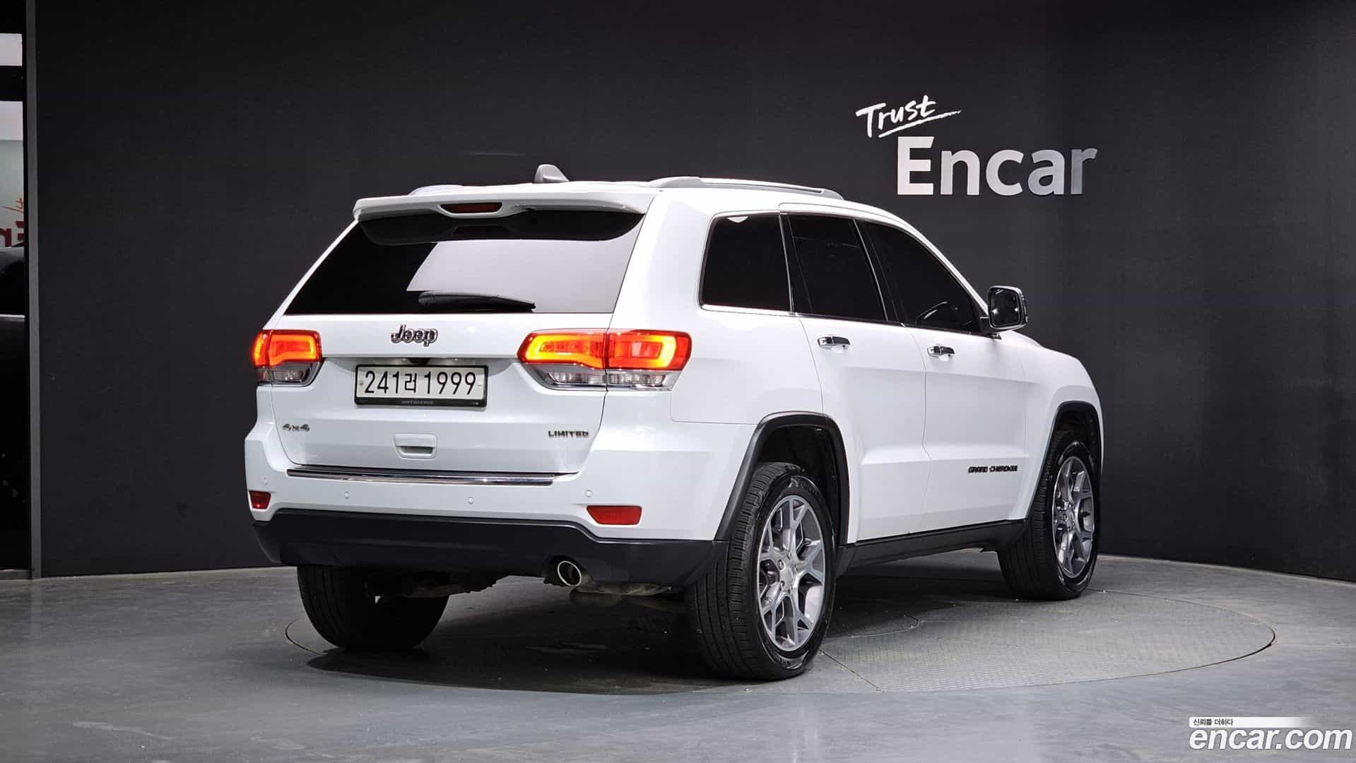 Cherokee Jeep 2019.9-OUTER-002