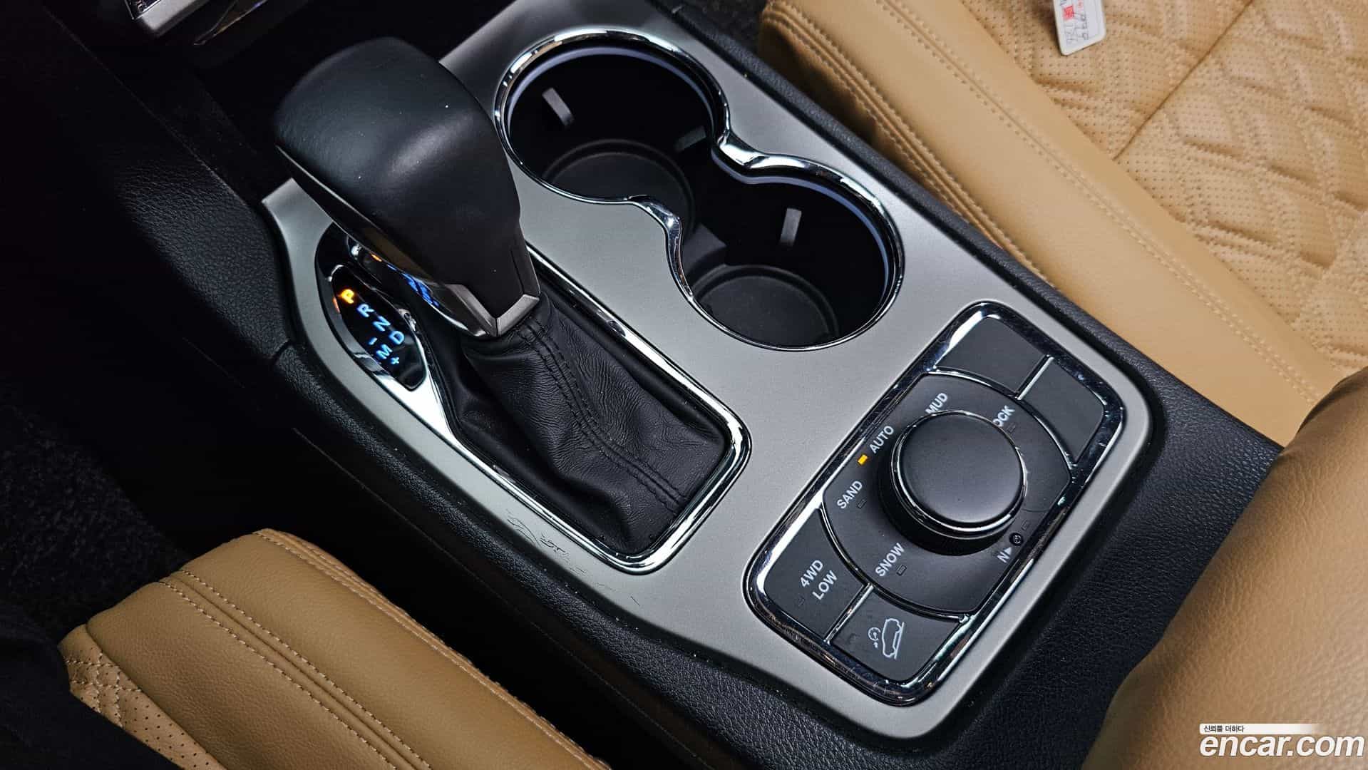 Cherokee Jeep 2019.9-INNER-009