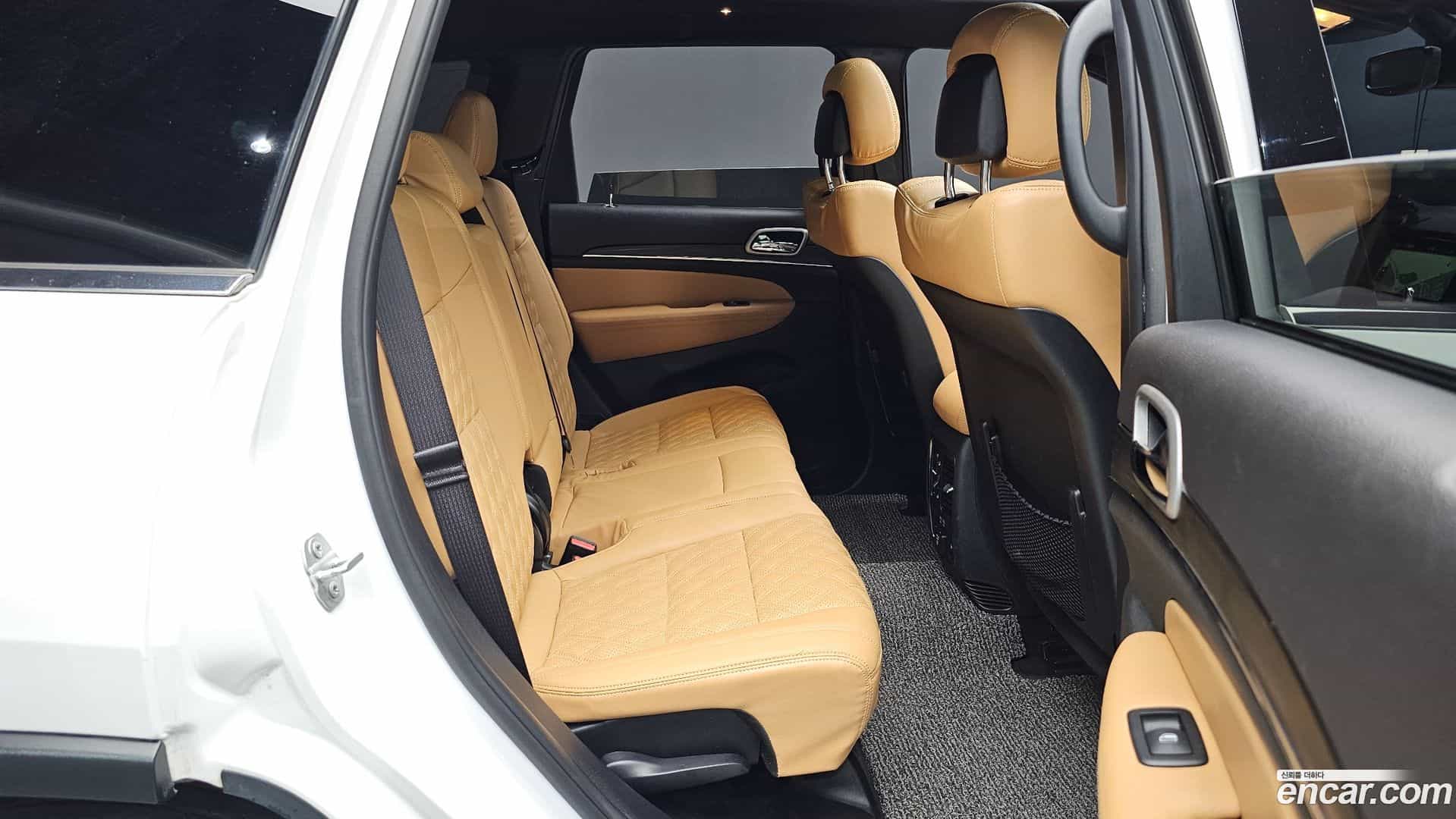 Cherokee Jeep 2019.9-OPTION-015