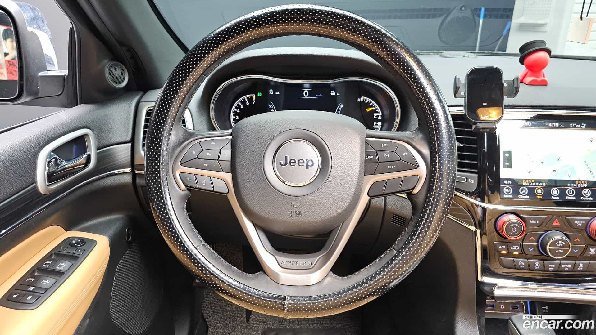 Cherokee Jeep 2019.9-OPTION-016