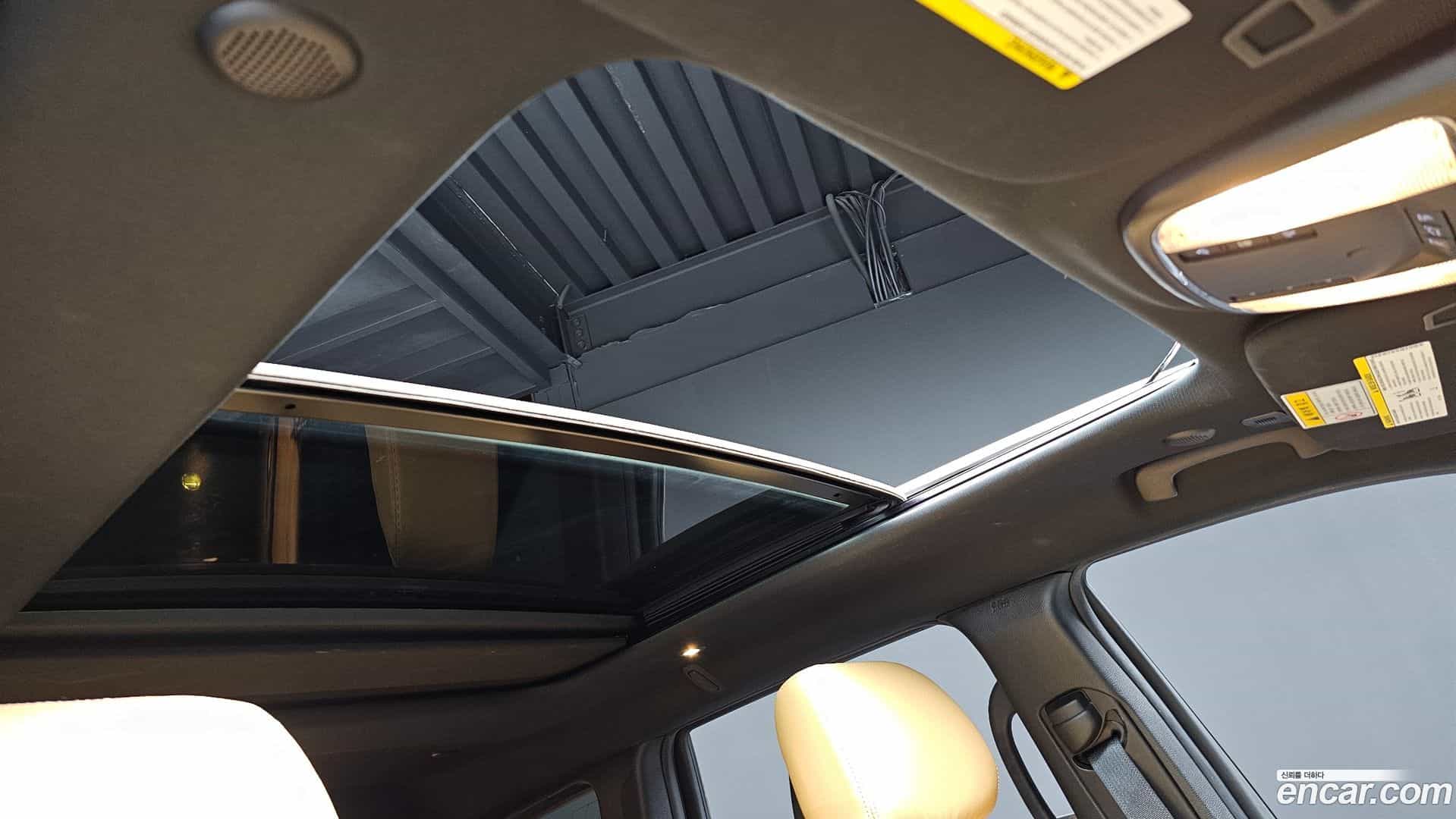 Cherokee Jeep 2019.9-OPTION-023