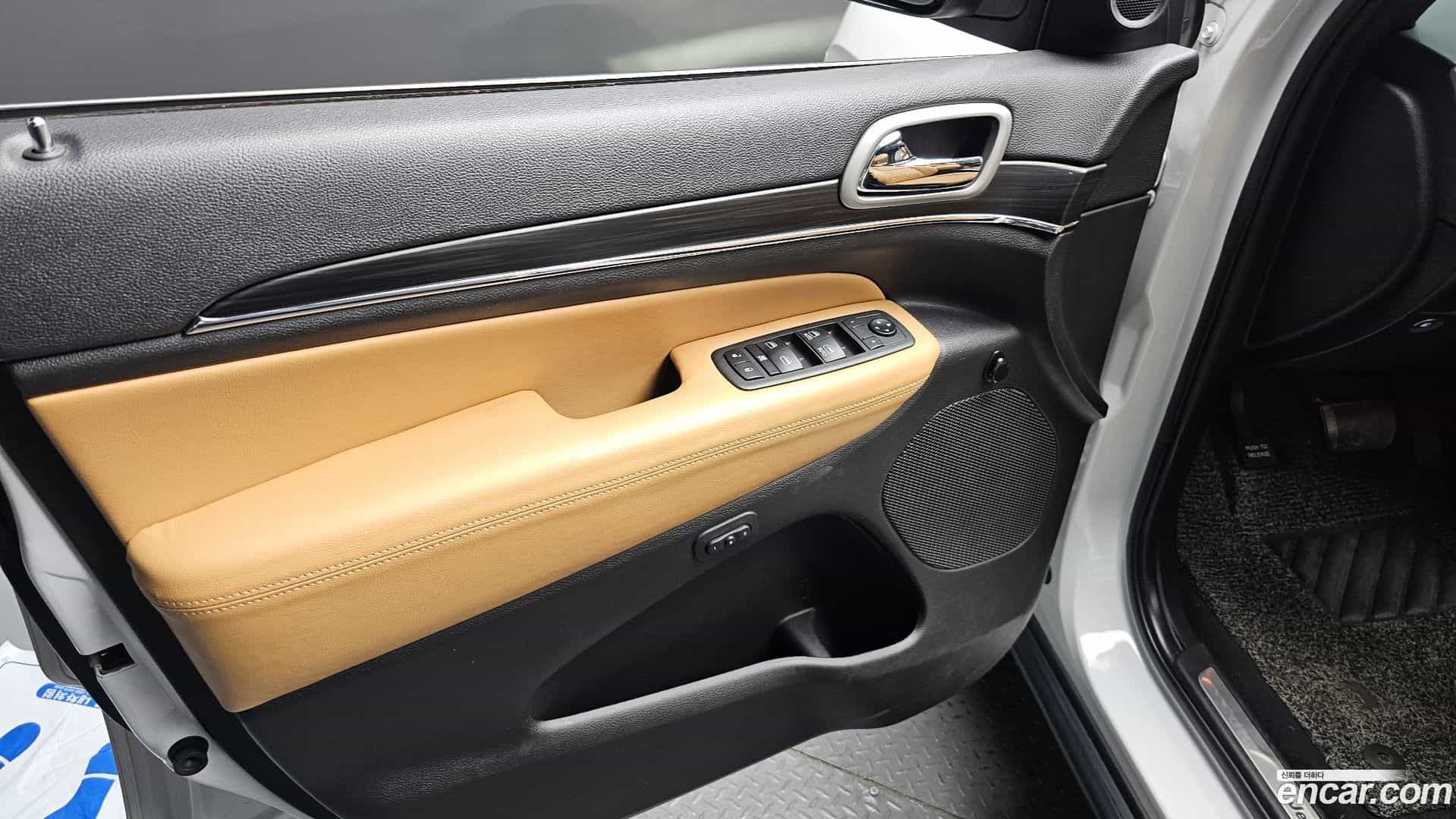 Cherokee Jeep 2019.9-INNER-034