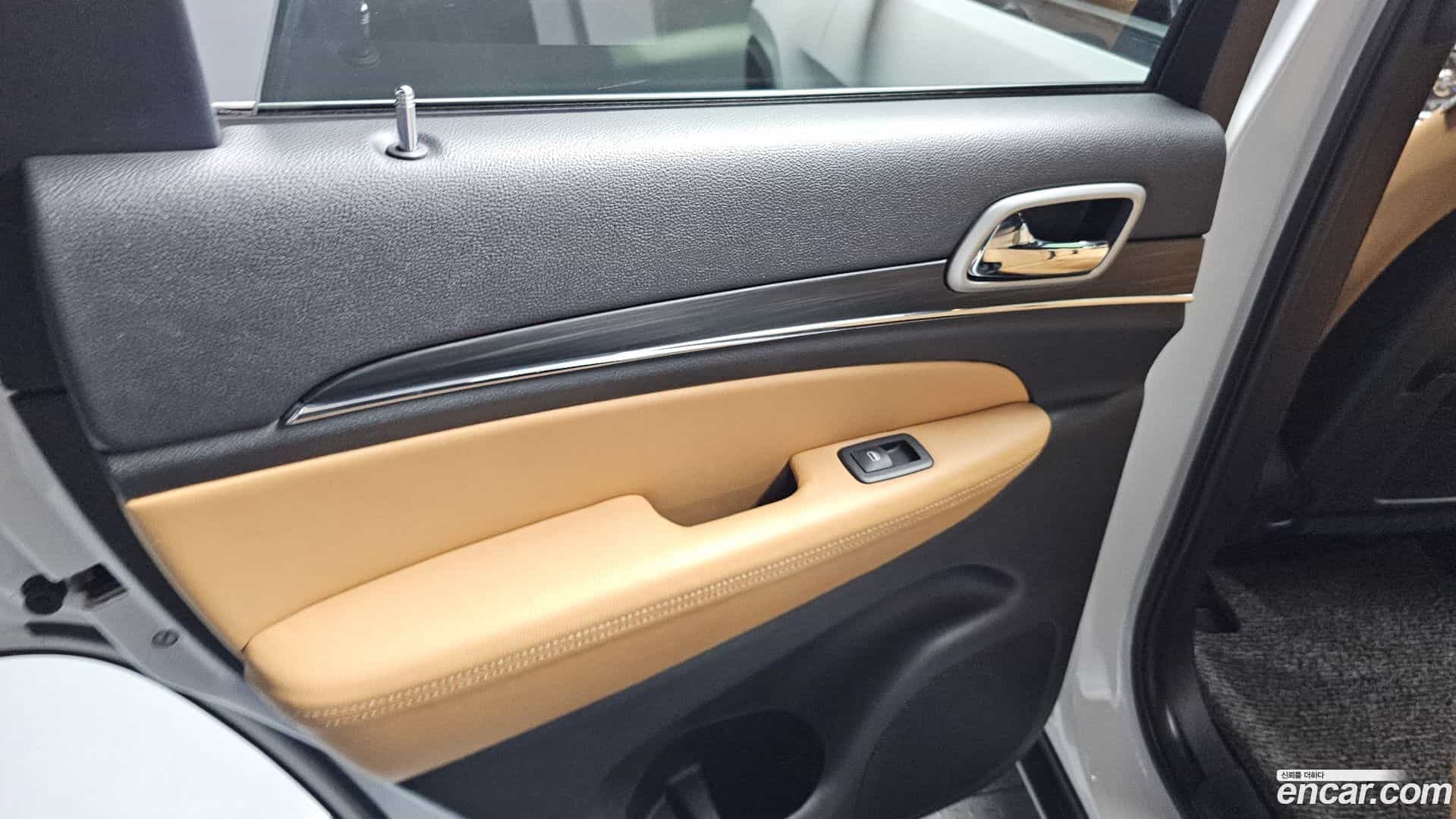 Cherokee Jeep 2019.9-INNER-035