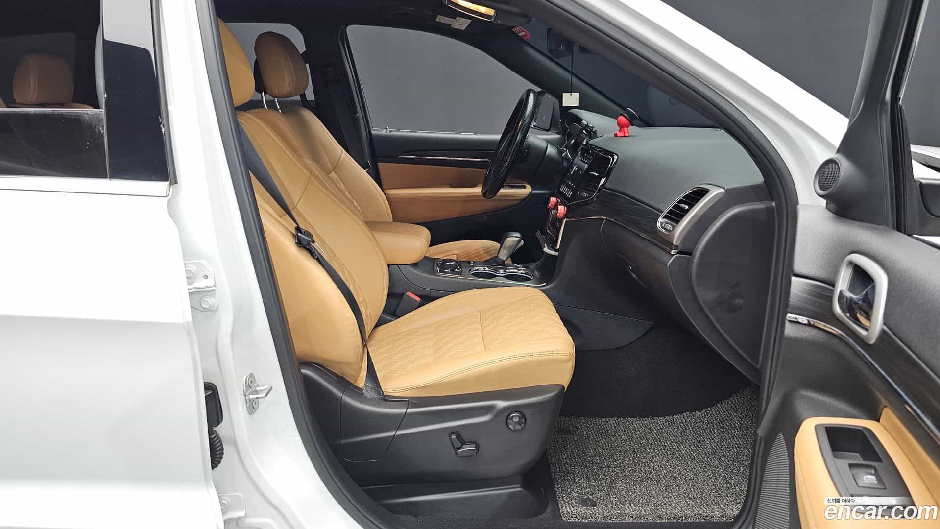 Cherokee Jeep 2019.9-INNER-036