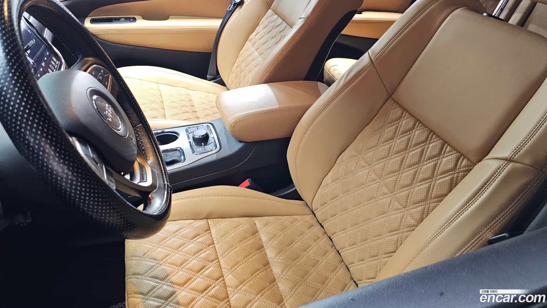 Cherokee Jeep 2019.9-OPTION-046