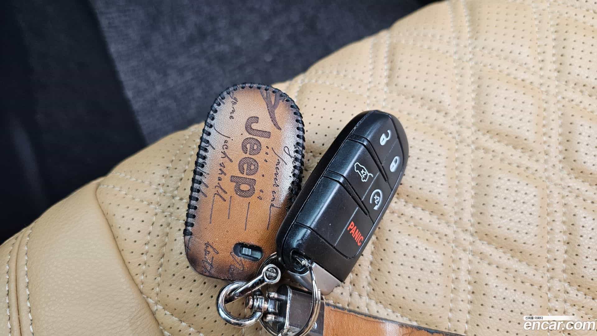 Cherokee Jeep 2019.9-OPTION-048