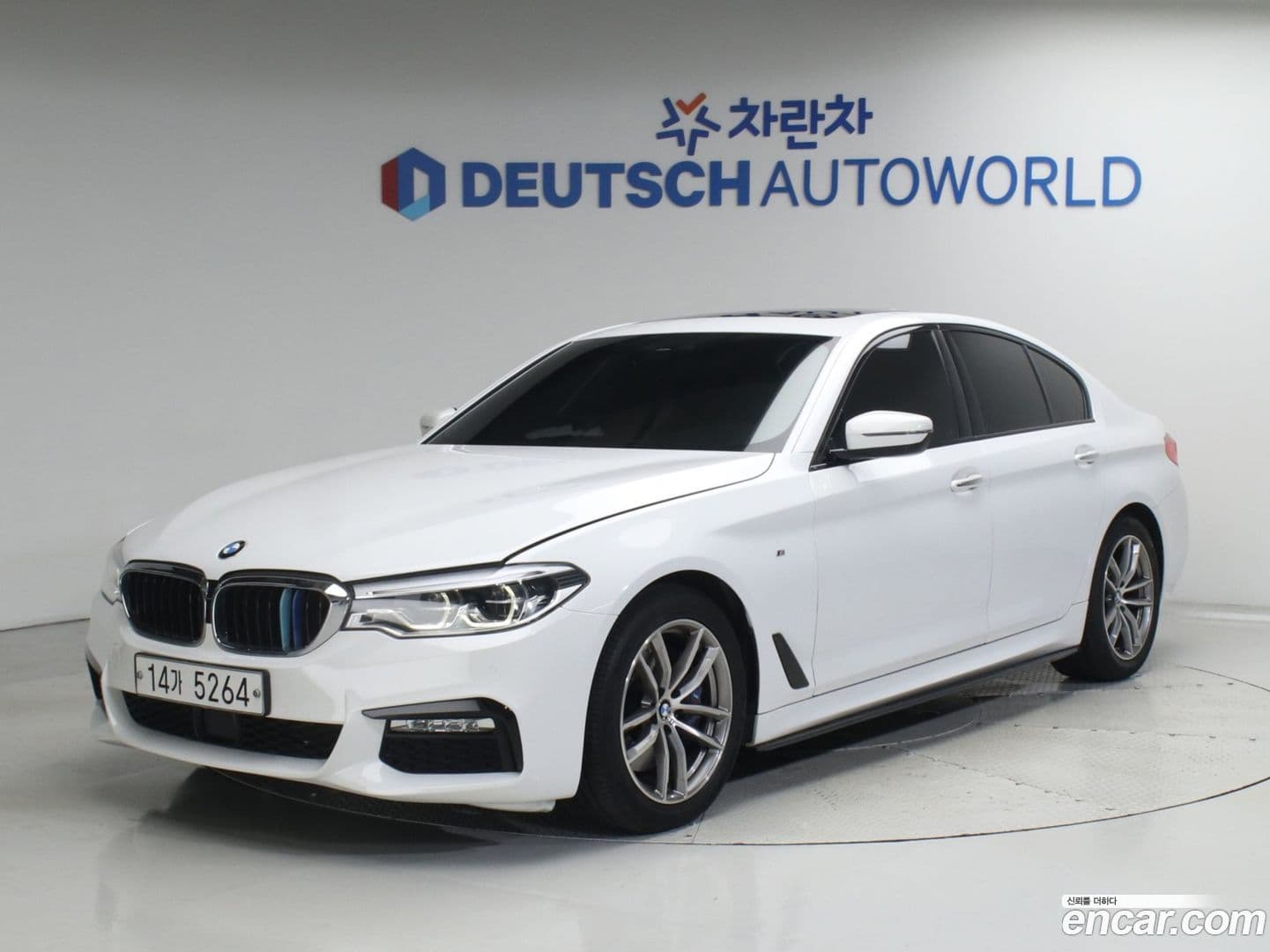 Main__Slider__Photo:5-Series BMW 2017.7-0