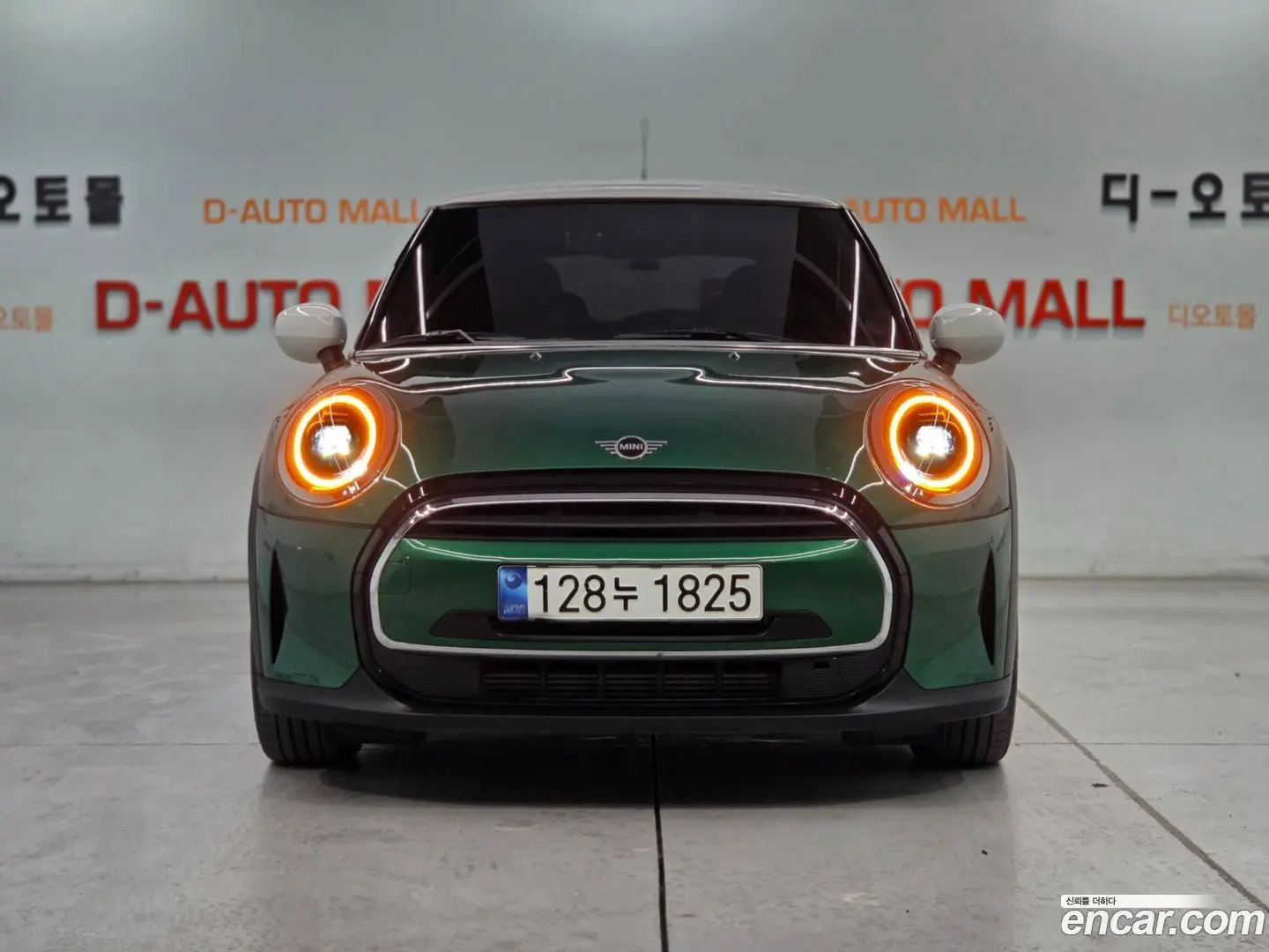 Main__Slider__Photo:Cooper Mini 2021.6-1
