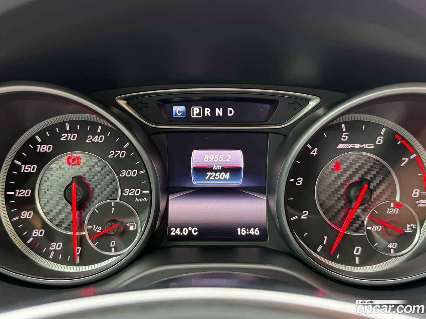 GLA-Class Mercedes-Benz 2018.1-INNER-008
