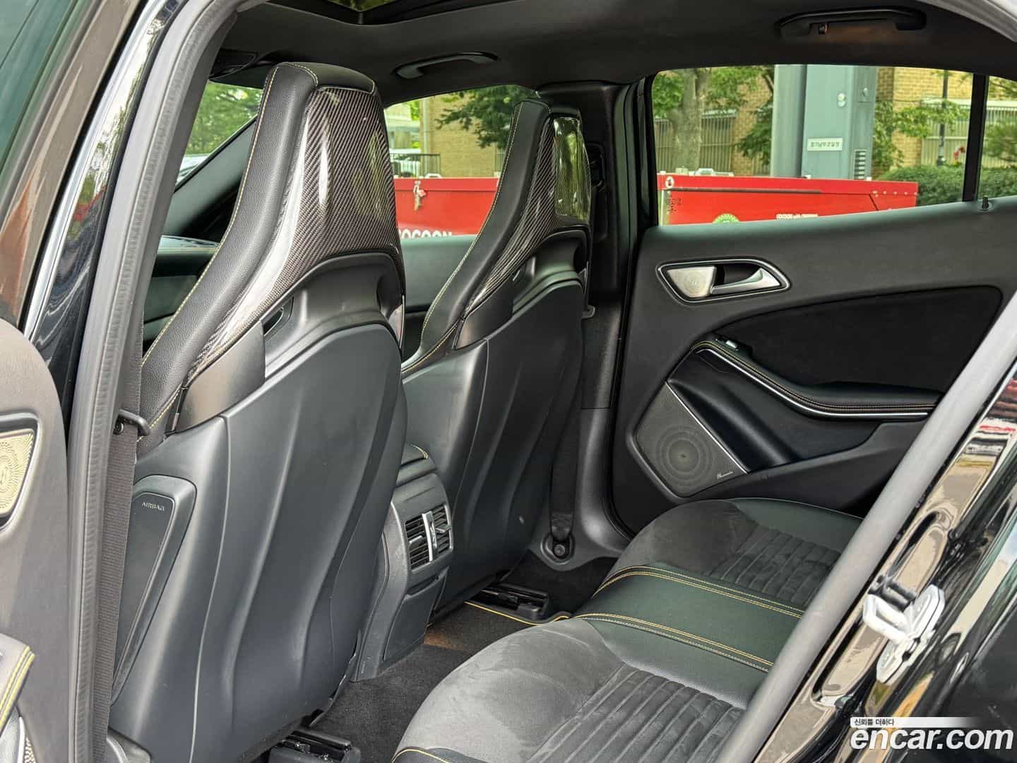 GLA-Class Mercedes-Benz 2018.1-OPTION-016