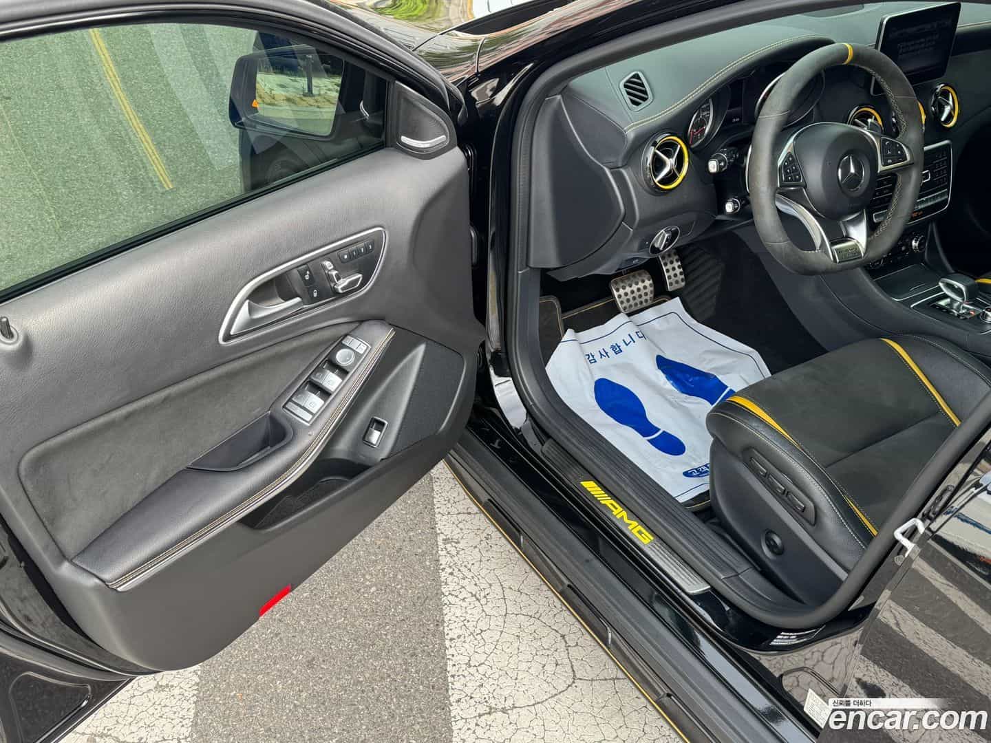 GLA-Class Mercedes-Benz 2018.1-OPTION-017