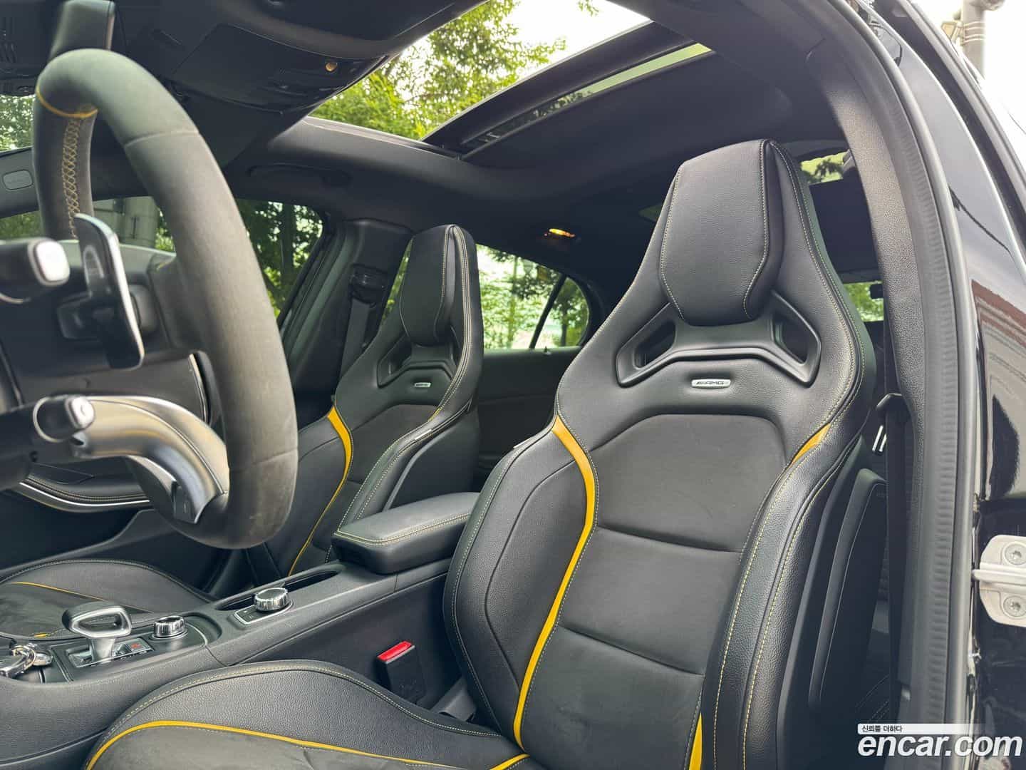 GLA-Class Mercedes-Benz 2018.1-OPTION-023