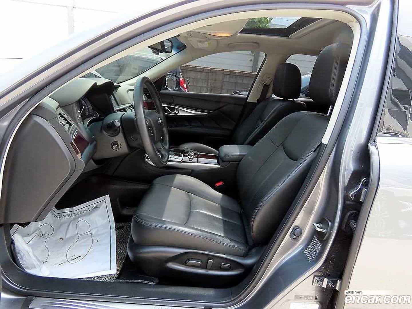 Q70 Infiniti 2017.7-OUTER-005
