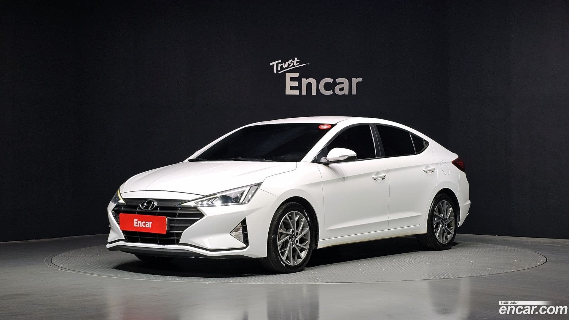 Main__Slider__Photo:AVANTE Hyundai 2019.0-0