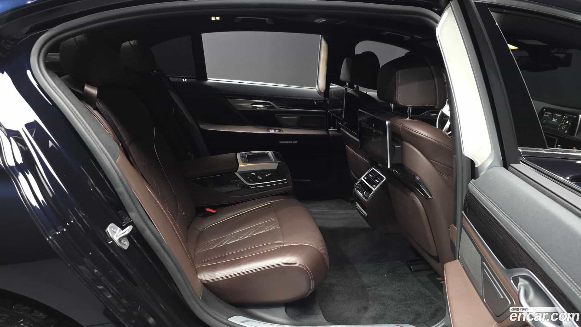 7-Series BMW 2017.8-OPTION-016