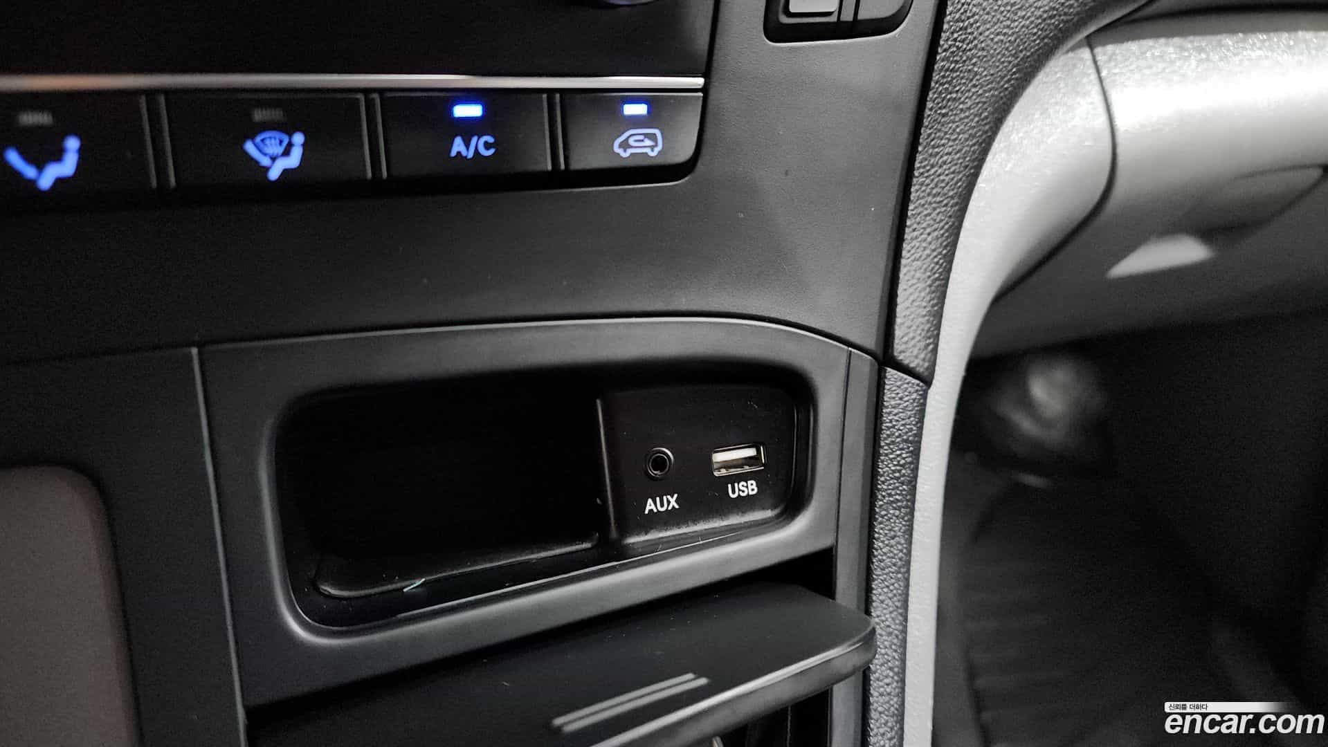 Starex Hyundai 2020.4-OPTION-016