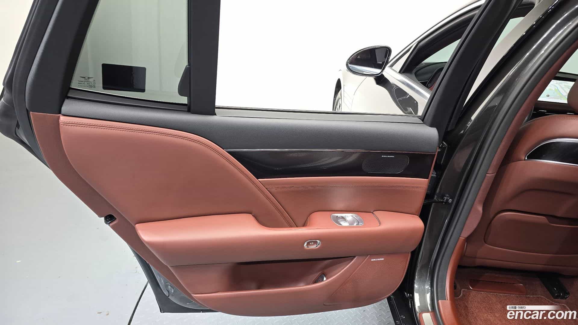 G90 Genesis 2025.1-INNER-035